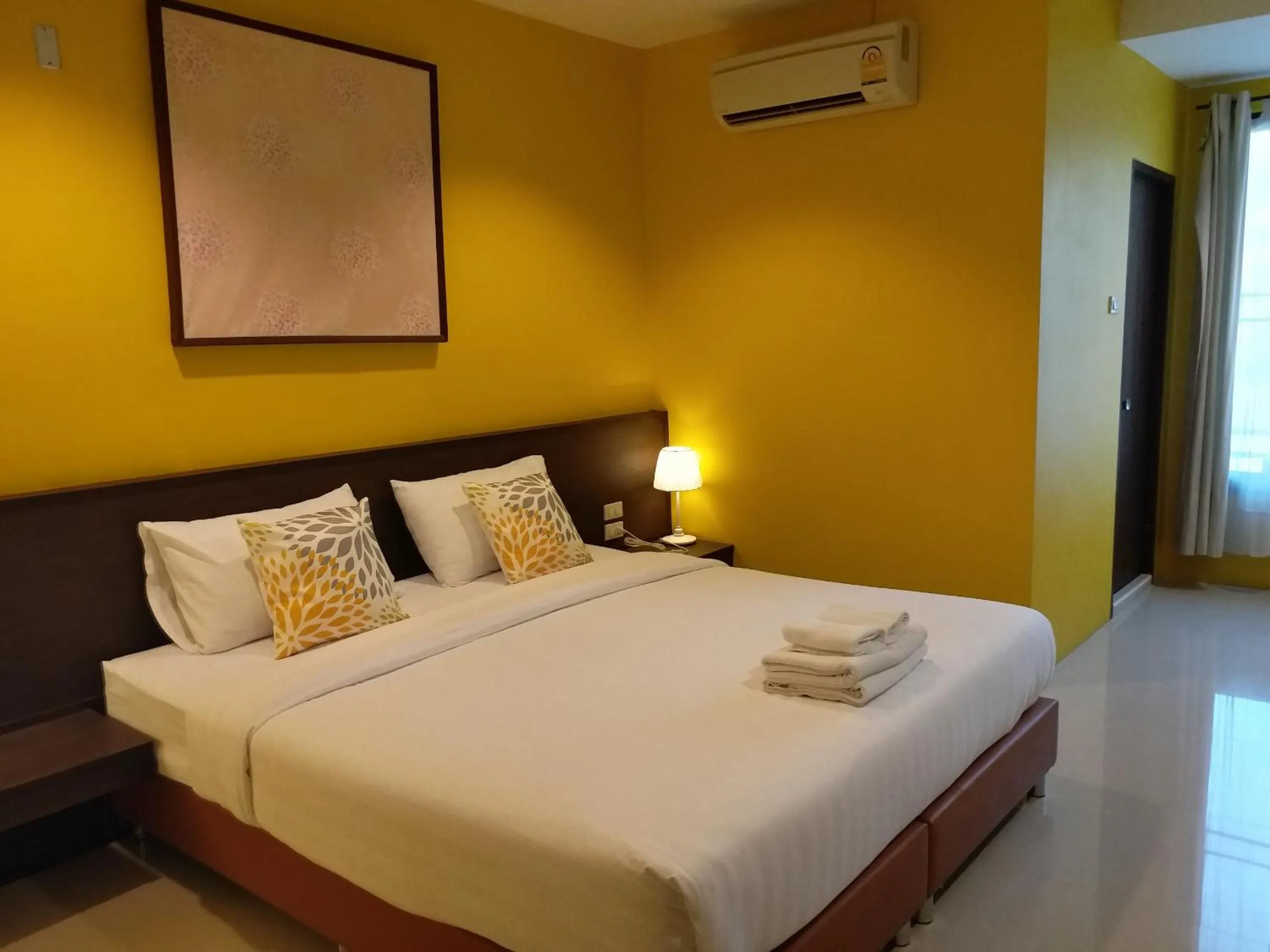 Bedroom, Bed in Sand Paisan Resort