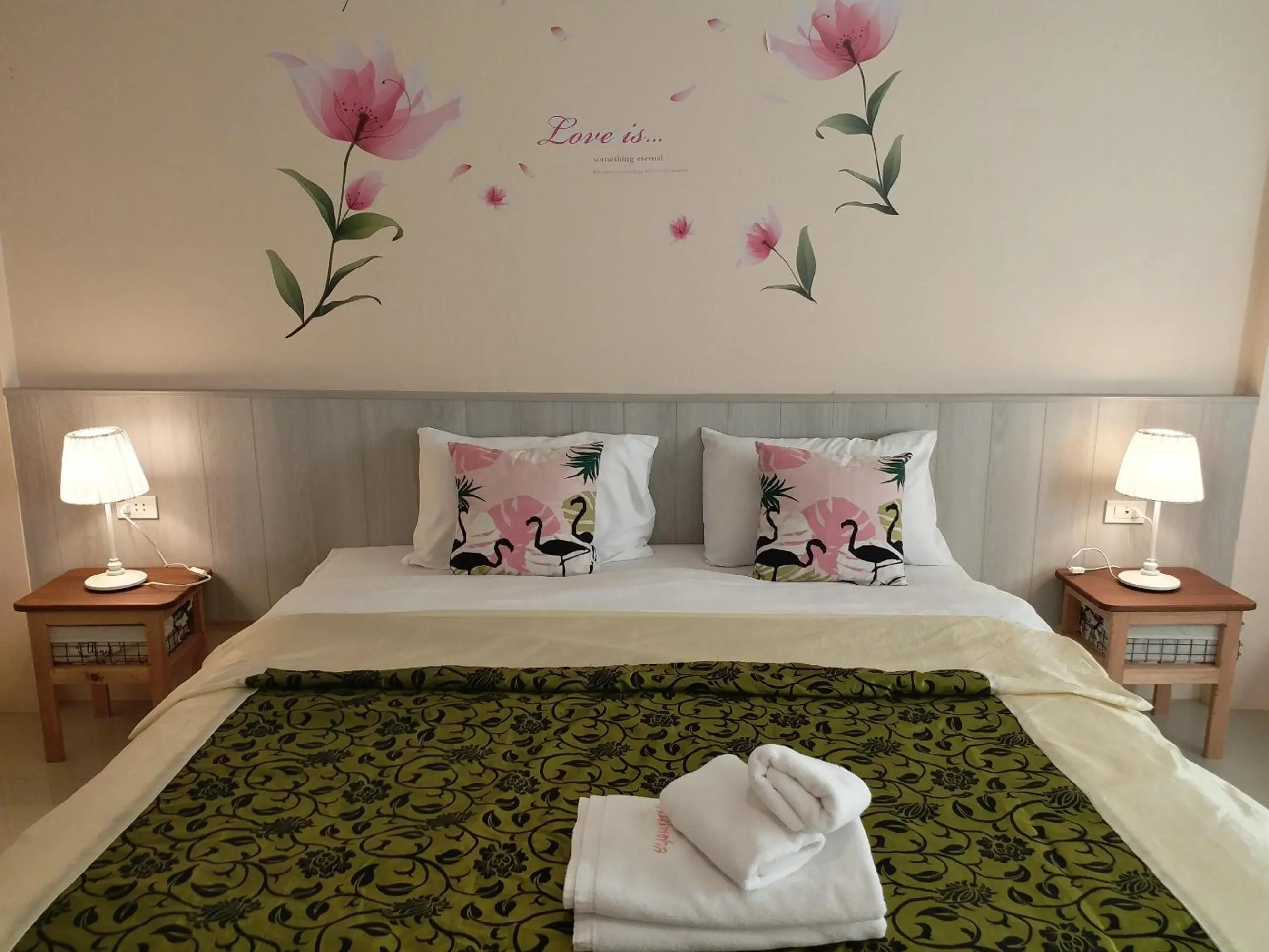 Bedroom, Bed in Sand Paisan Resort