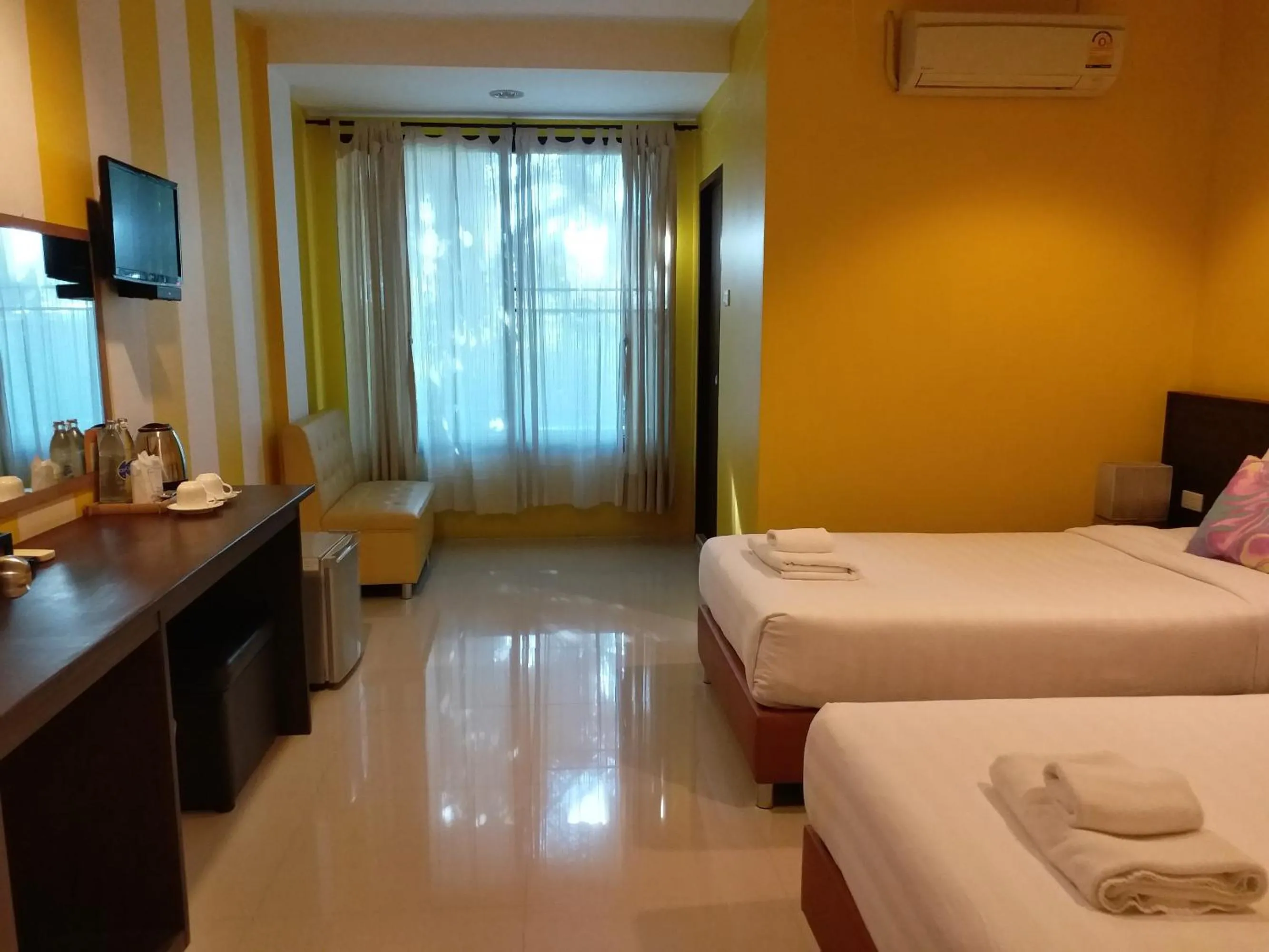 Bedroom, Bed in Sand Paisan Resort