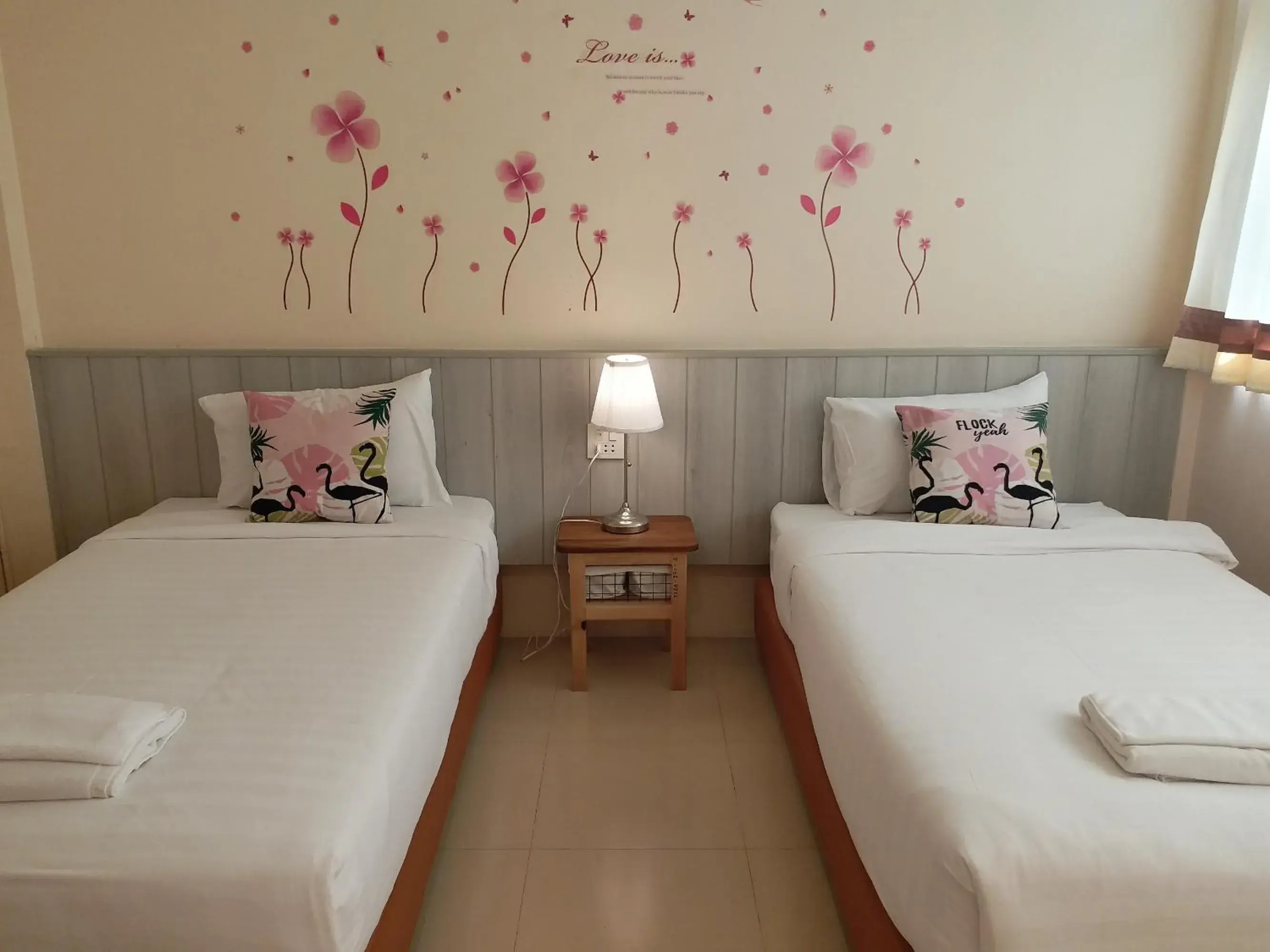 Standard Twin Room in Sand Paisan Resort Standard Twin Room in Sand Paisan Resort