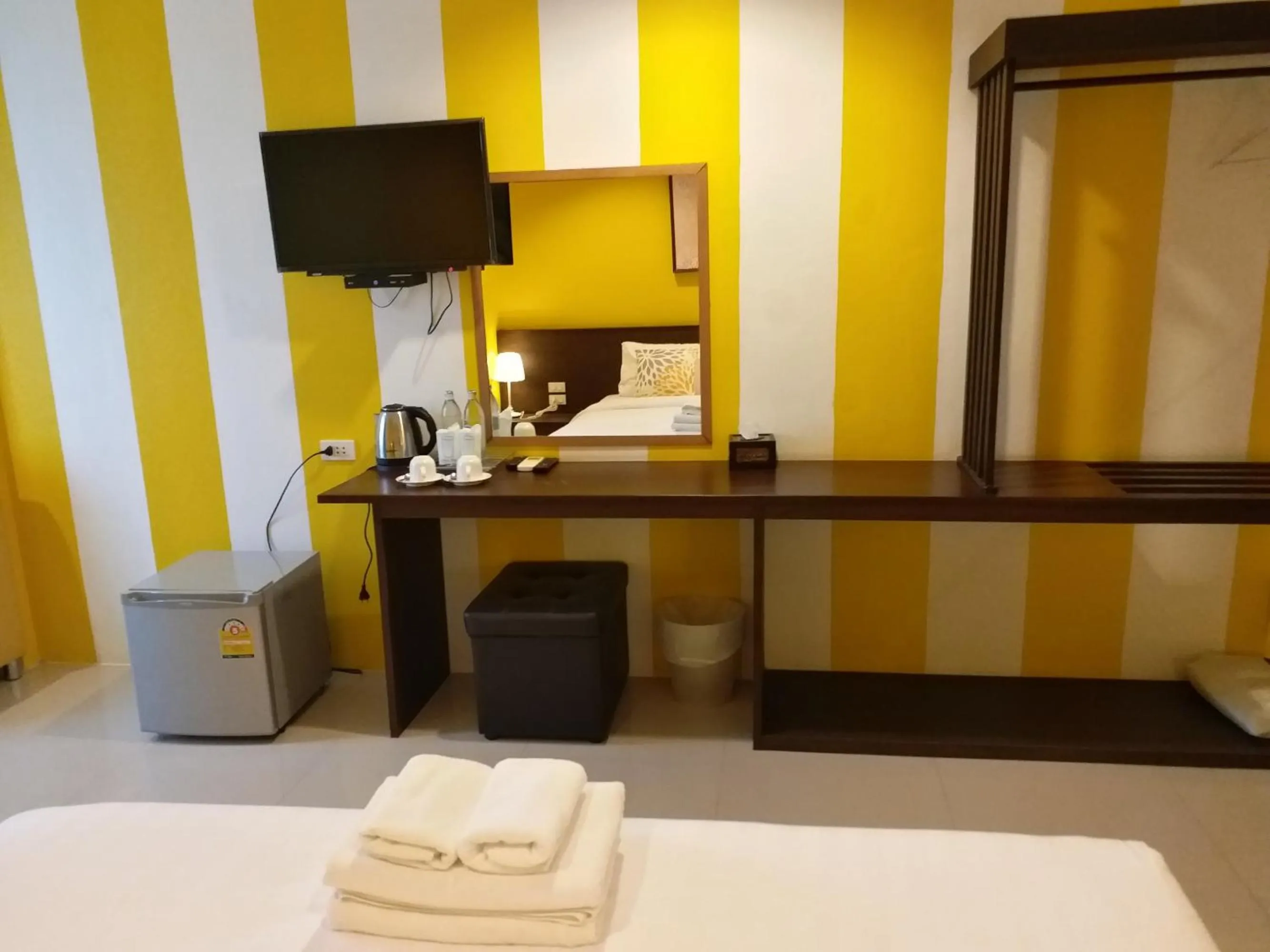 Bedroom, Bed in Sand Paisan Resort