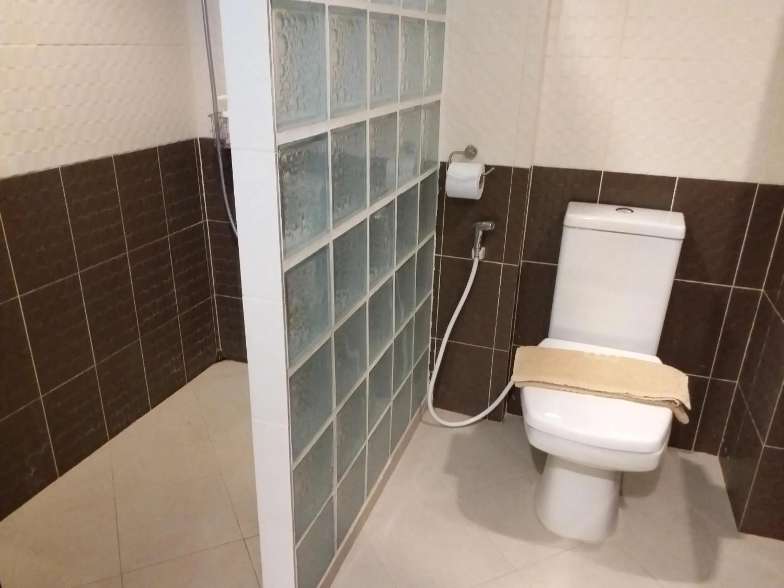 Bathroom in Sand Paisan Resort