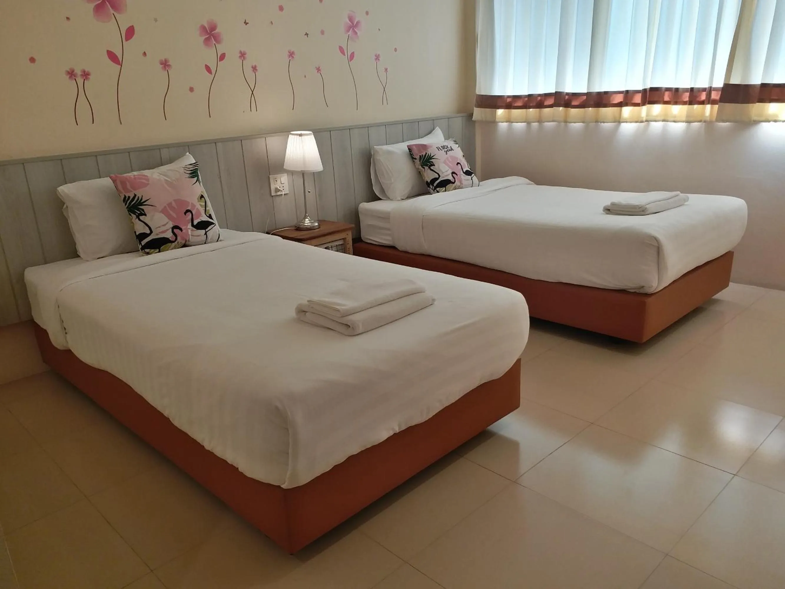 Bedroom, Bed in Sand Paisan Resort