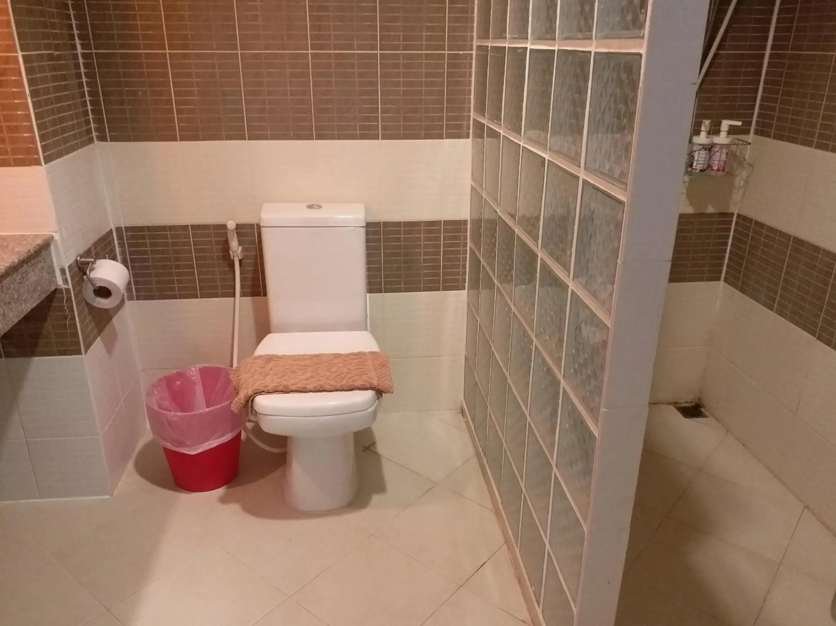 Bathroom in Sand Paisan Resort