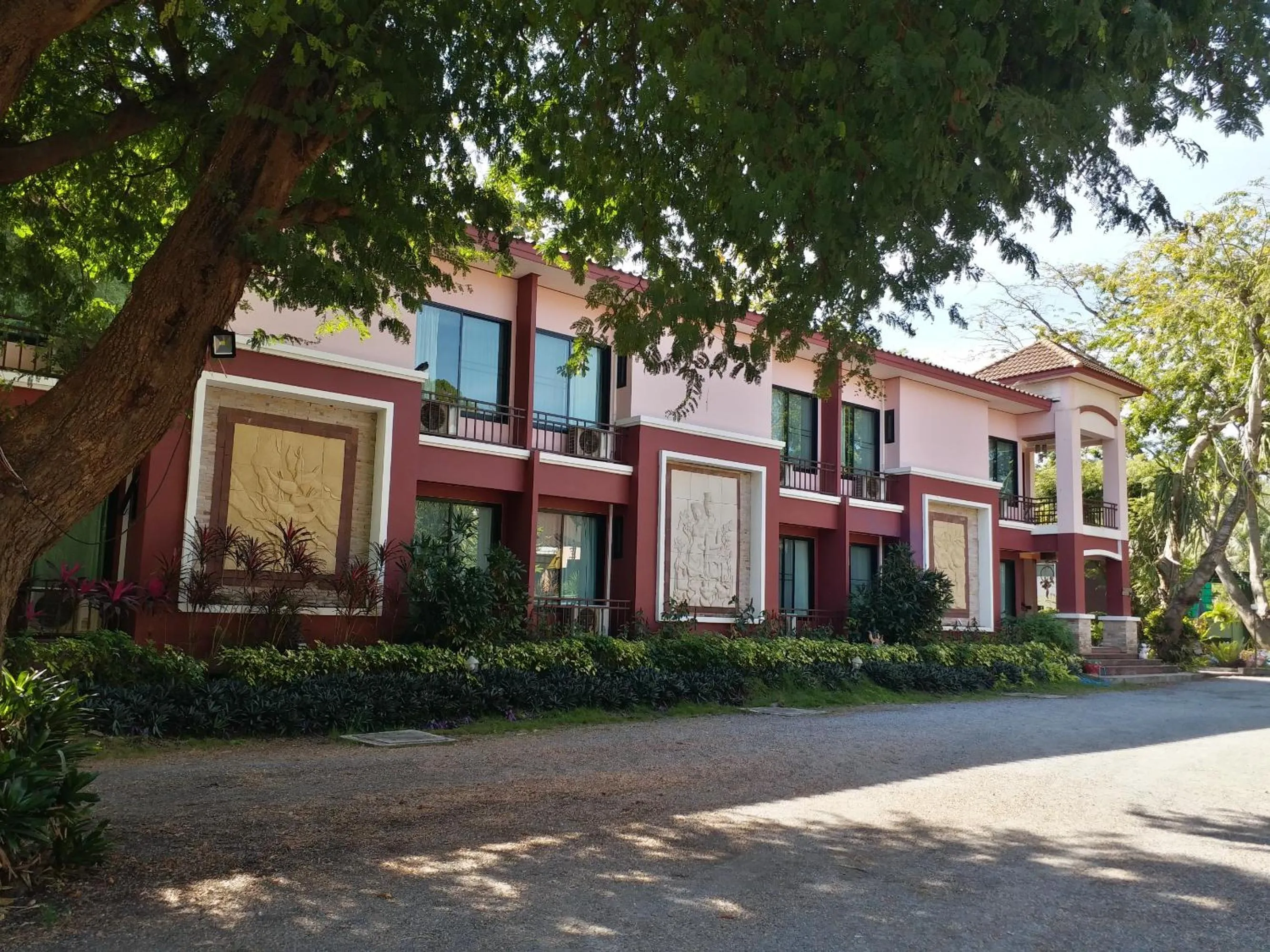 Property building in Sand Paisan Resort