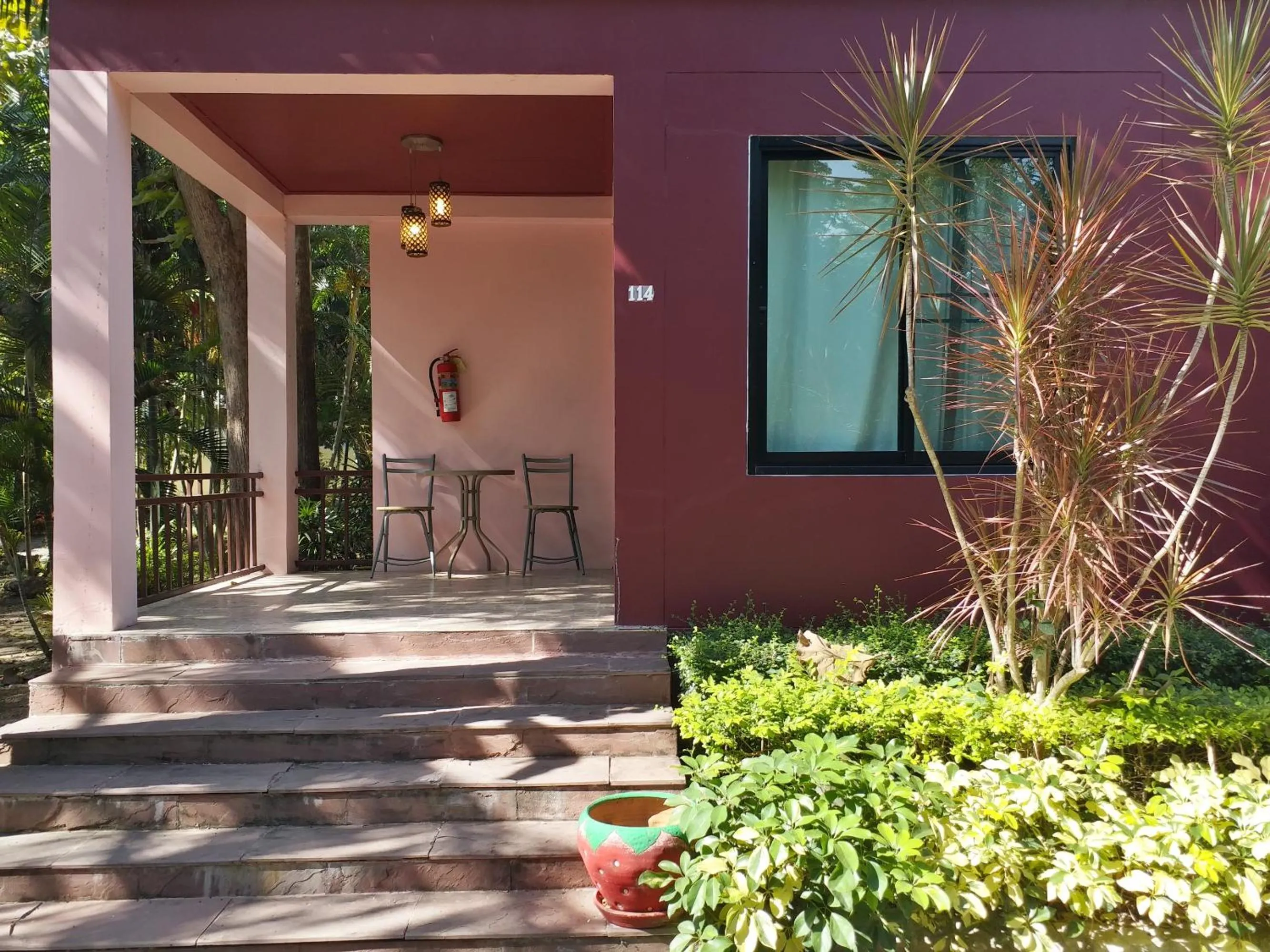 Facade/entrance in Sand Paisan Resort