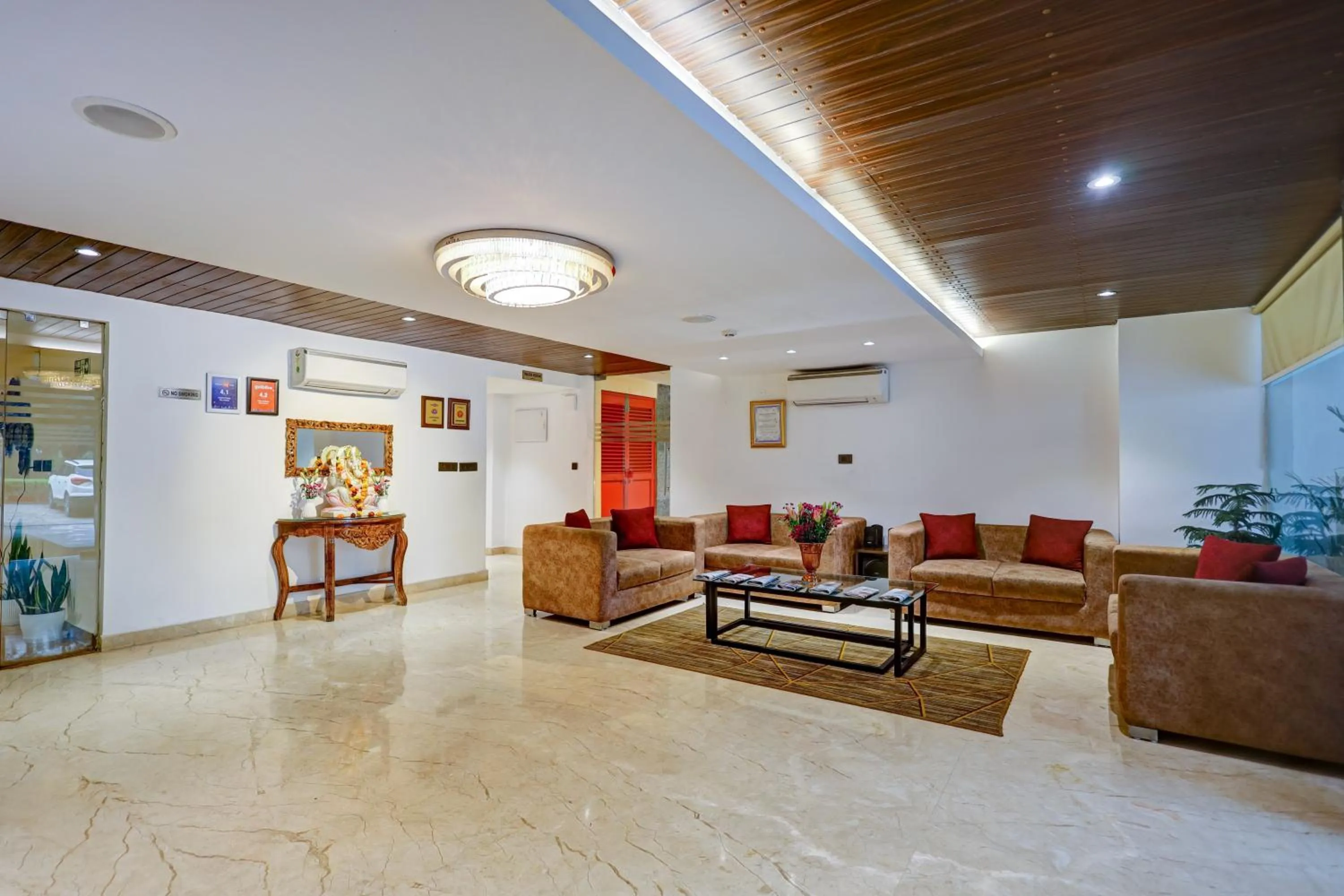 Lobby or reception in Hotel 91 Huda City Centre