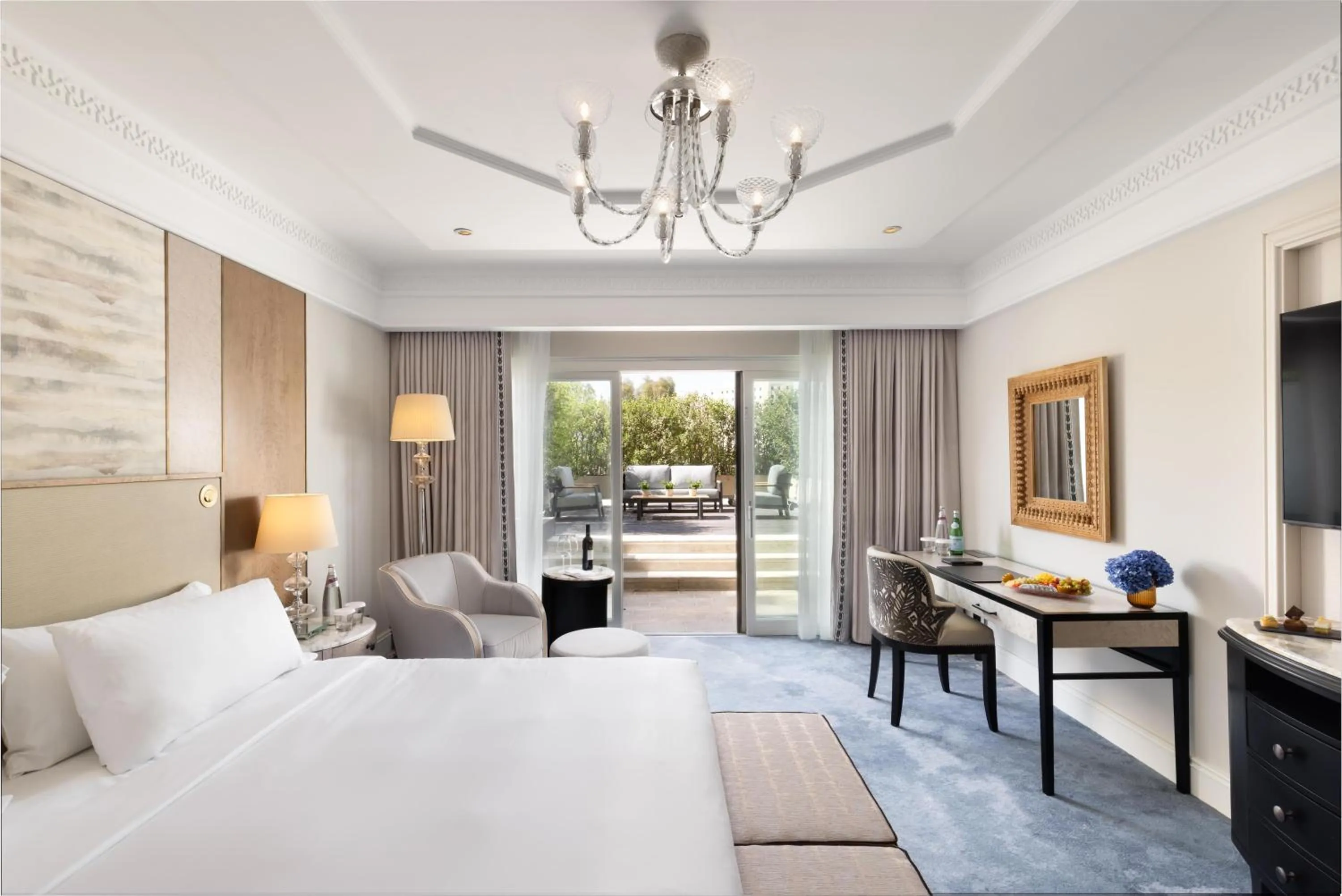 Bed in Waldorf Astoria Jerusalem