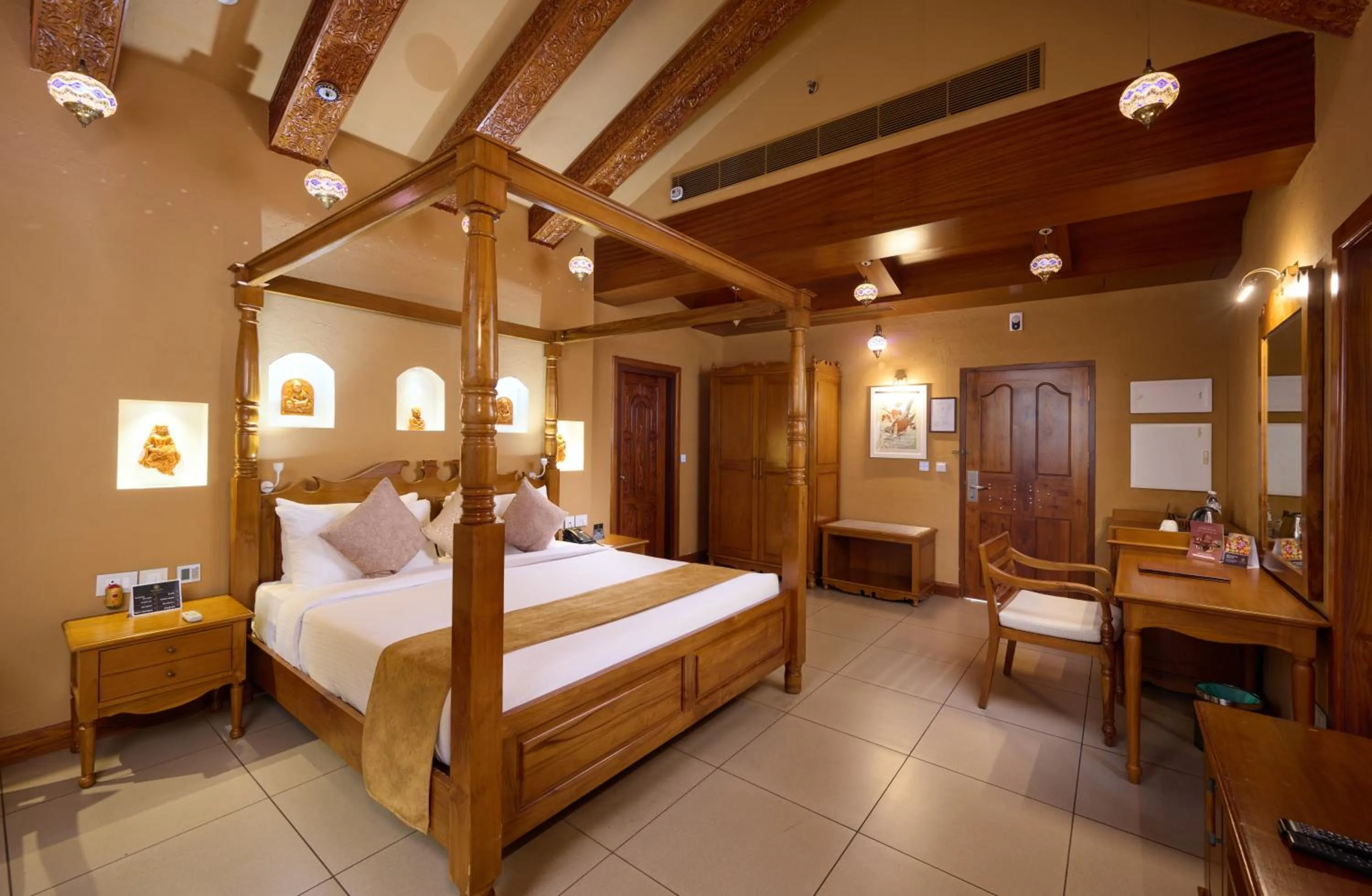 Floor plan, Bed in Gokulam Grand Resort & Spa, Kumarakom