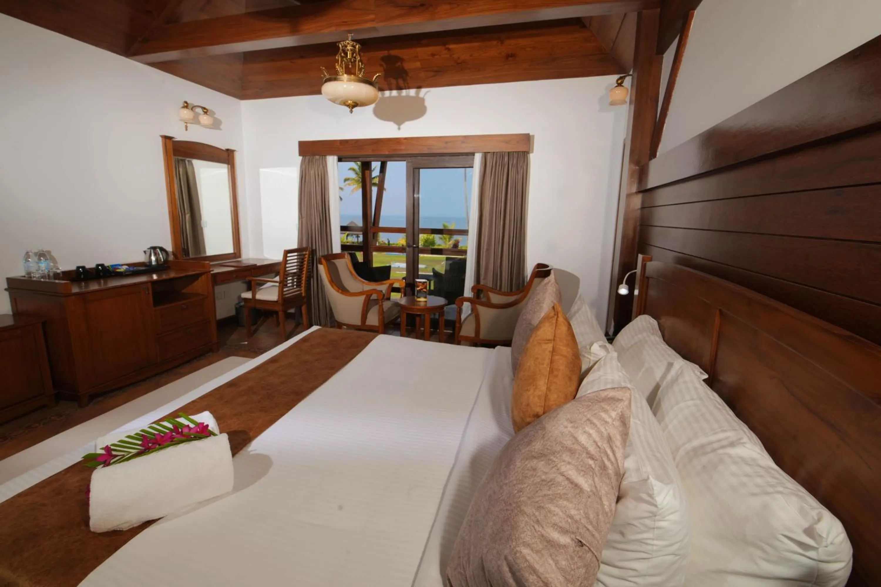 Bed in Gokulam Grand Resort & Spa, Kumarakom