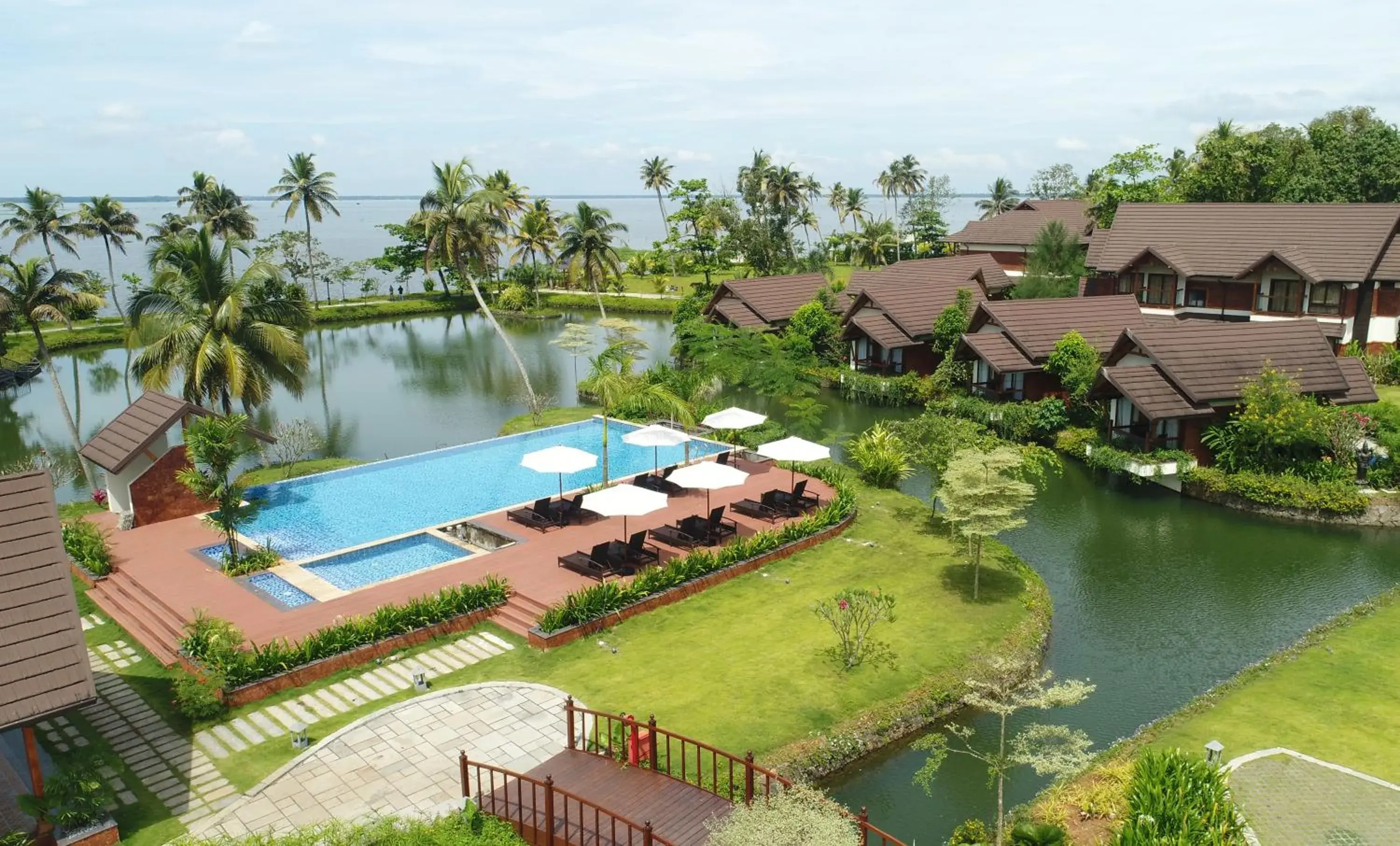 Swimming pool in Gokulam Grand Resort & Spa, Kumarakom Swimming pool in Gokulam Grand Resort & Spa, Kumarakom