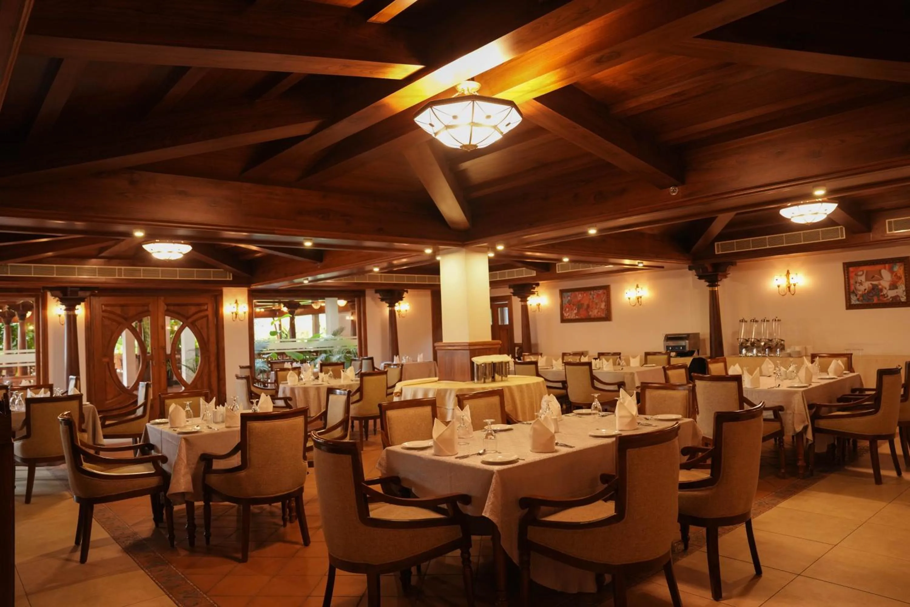 Restaurant/places to eat in Gokulam Grand Resort & Spa, Kumarakom