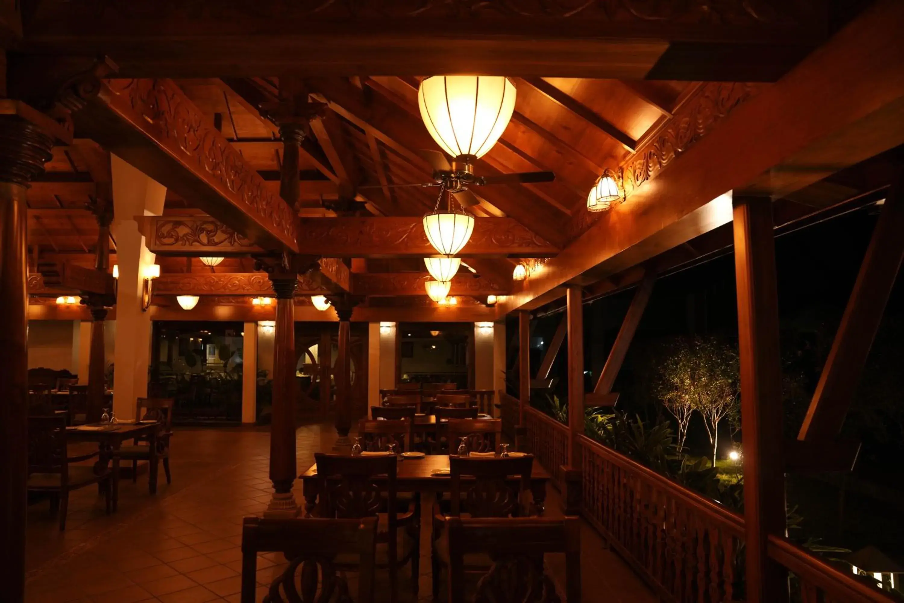 Restaurant/places to eat in Gokulam Grand Resort & Spa, Kumarakom Restaurant/places to eat in Gokulam Grand Resort & Spa, Kumarakom