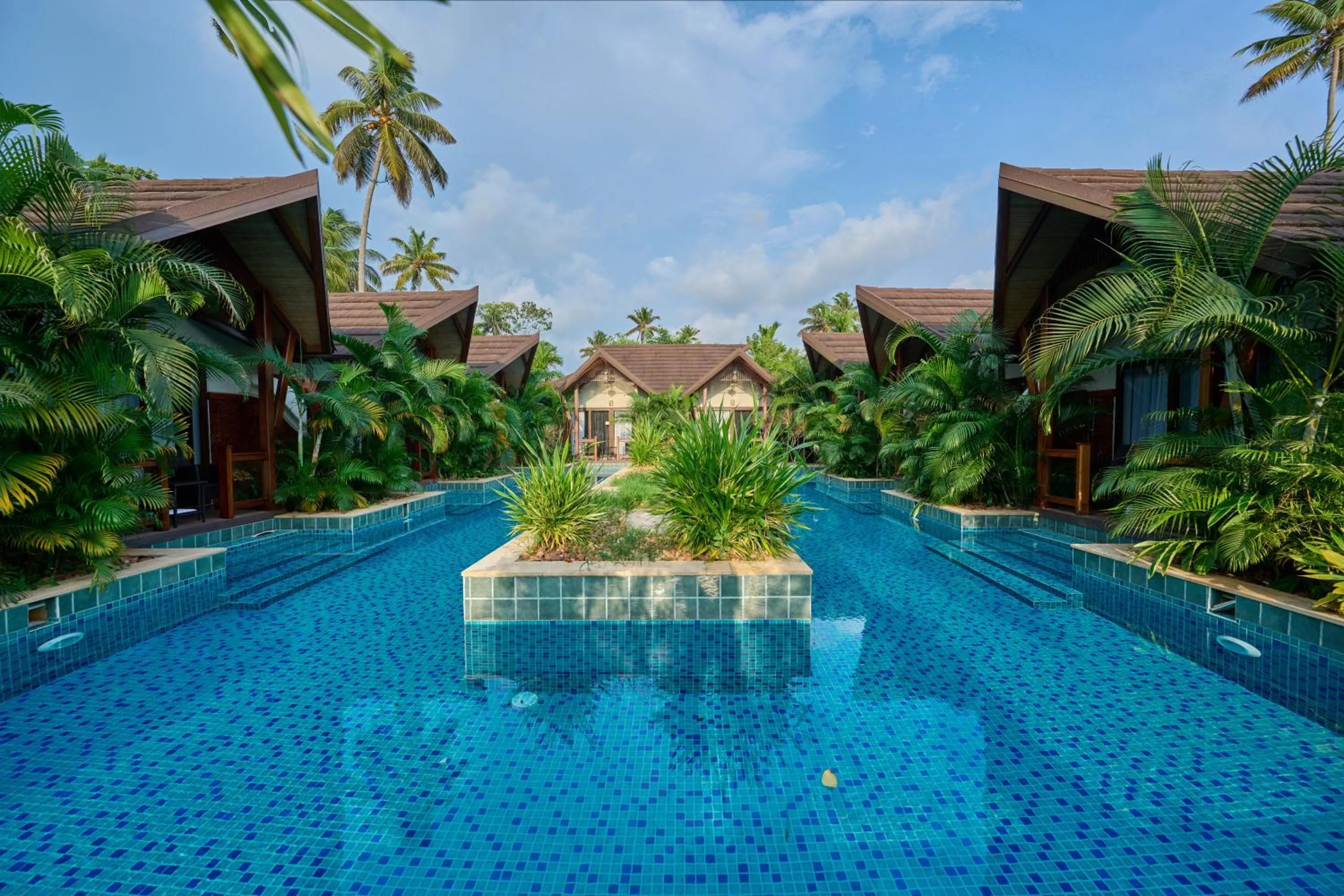 Pool view in Gokulam Grand Resort & Spa, Kumarakom