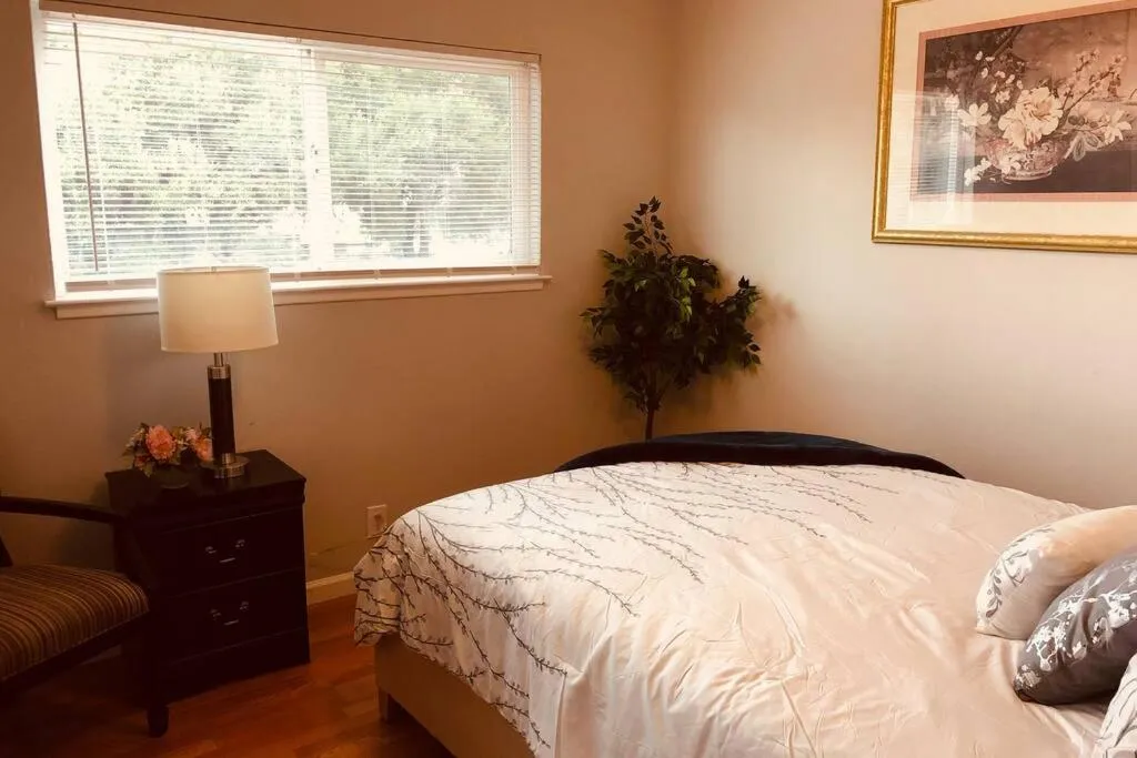 Bed in Luxury stay near Santana Row for vacation/business