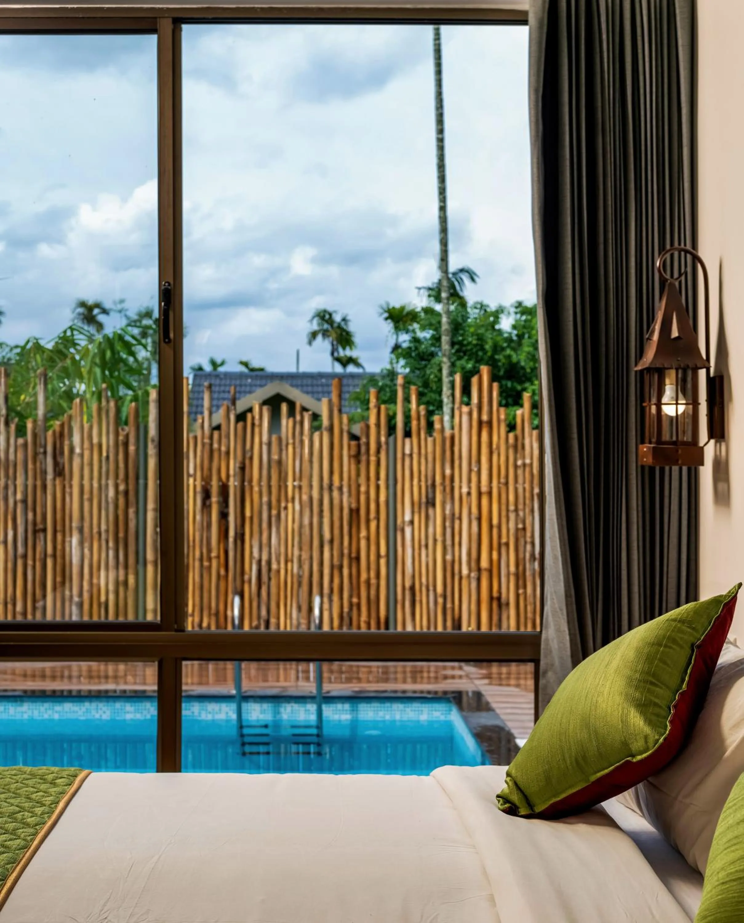 Swimming pool, Bed in Coffee Greens Resort