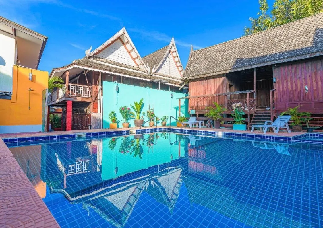 MANDARIN LODGE by victor