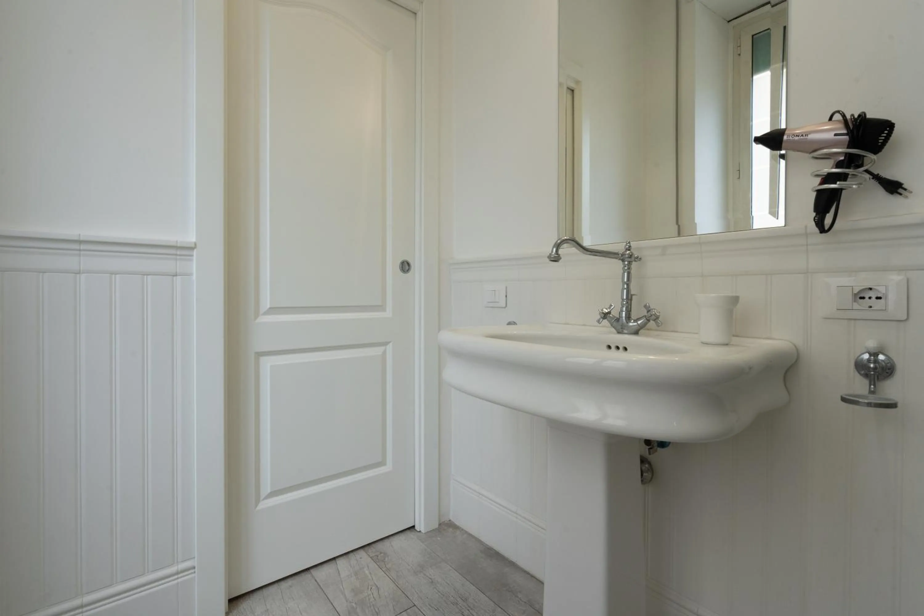 Bathroom in Capital Rooms