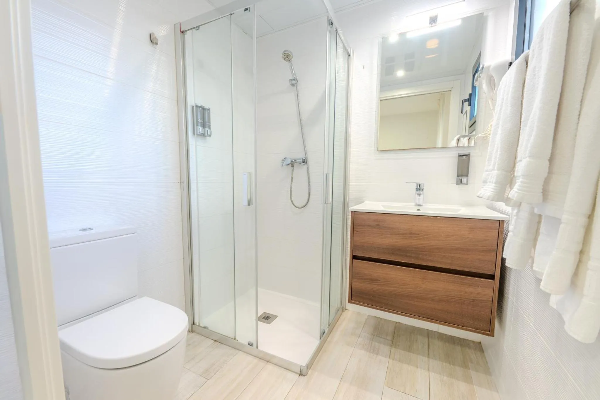 Castell Beach Aparthotel