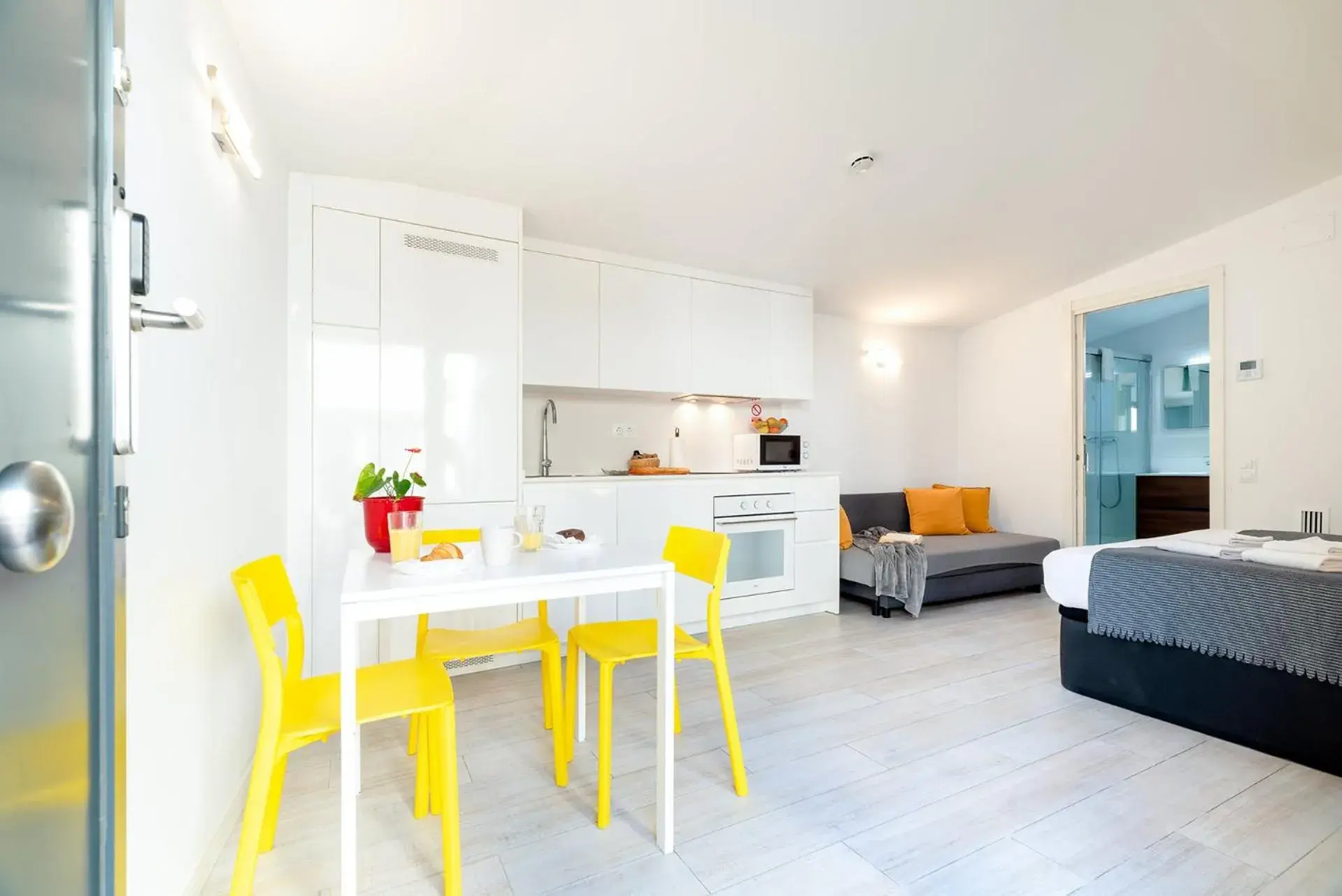 Apartment with Pool View in Castell Beach Aparthotel Apartment with Pool View in Castell Beach Aparthotel