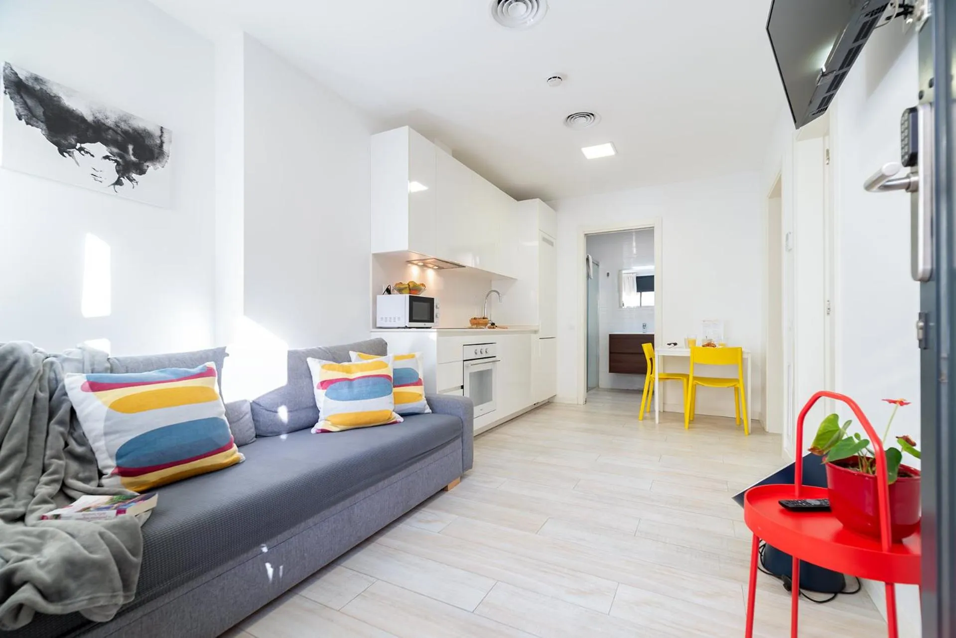 TV and multimedia in Castell Beach Aparthotel