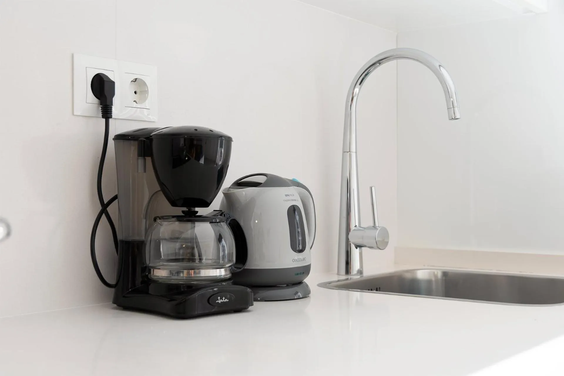 Kitchen or kitchenette in Castell Beach Aparthotel