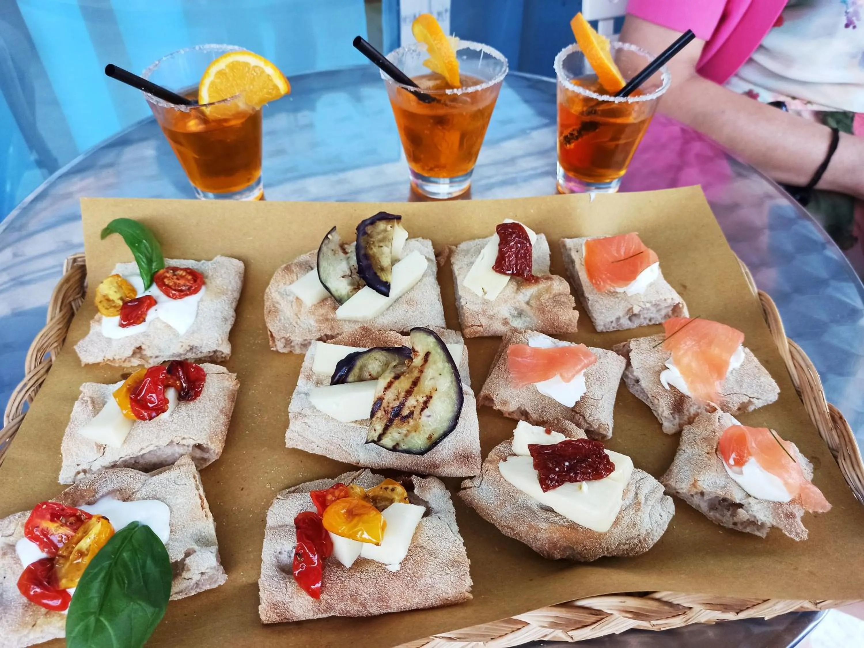 Food and drinks in Arix Hotel