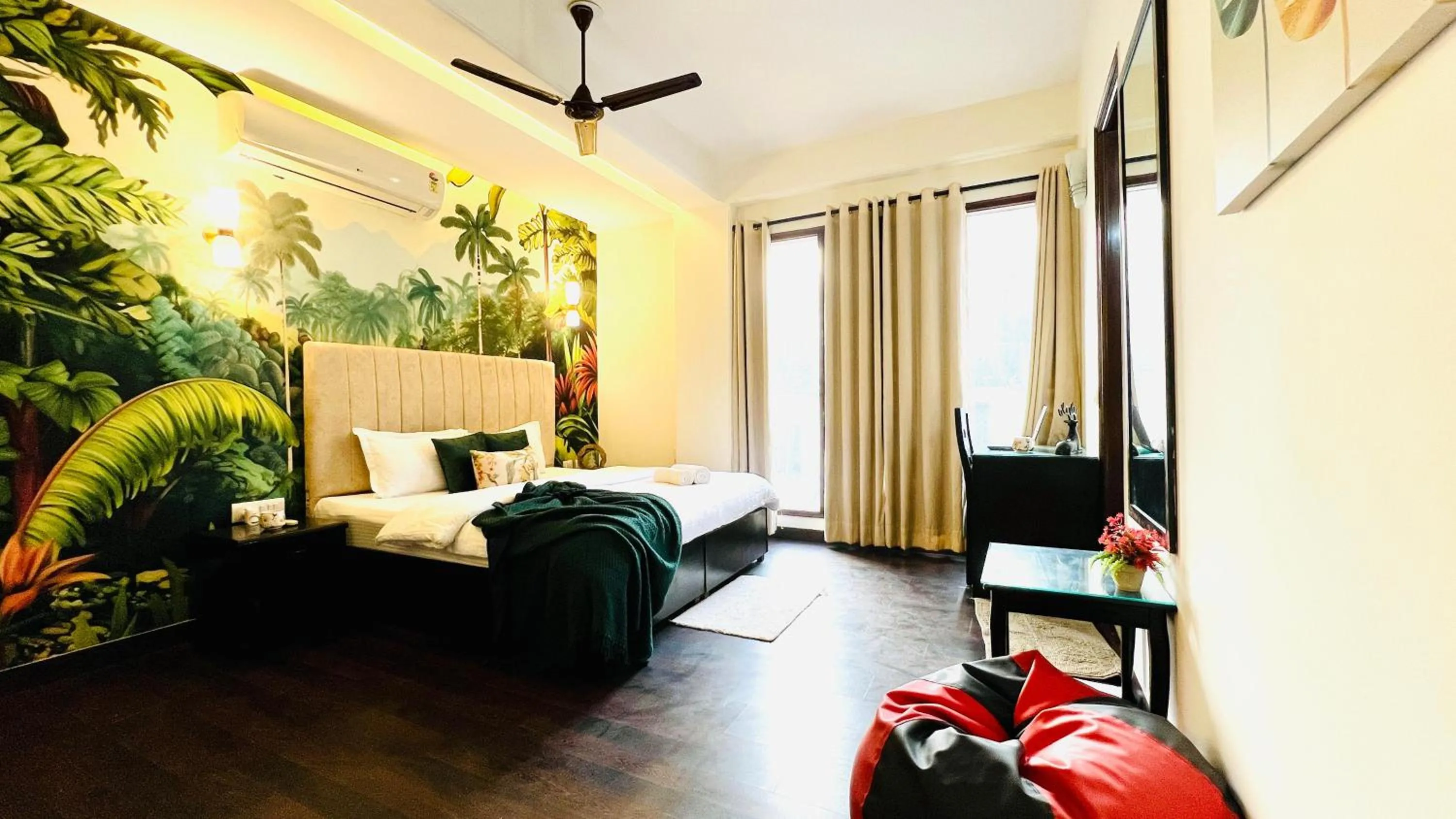 BluO Classic Studio - Green Park Hauz Khas Village