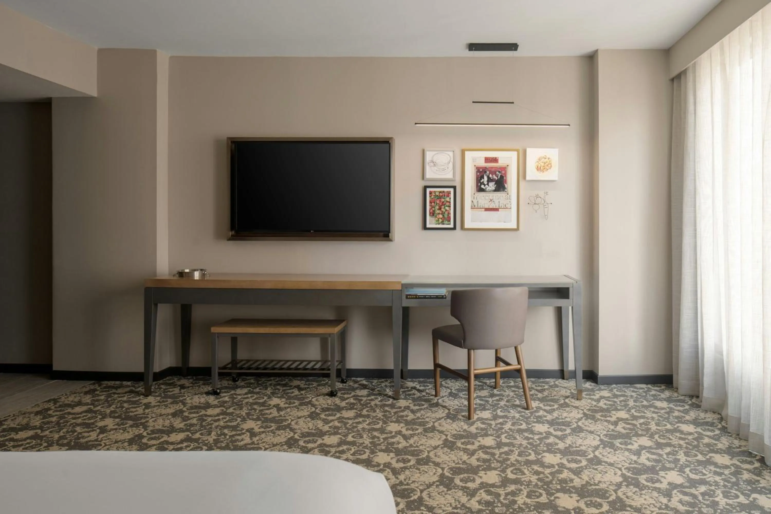 Photo of the whole room, Bed in Epicurean Atlanta, Autograph Collection