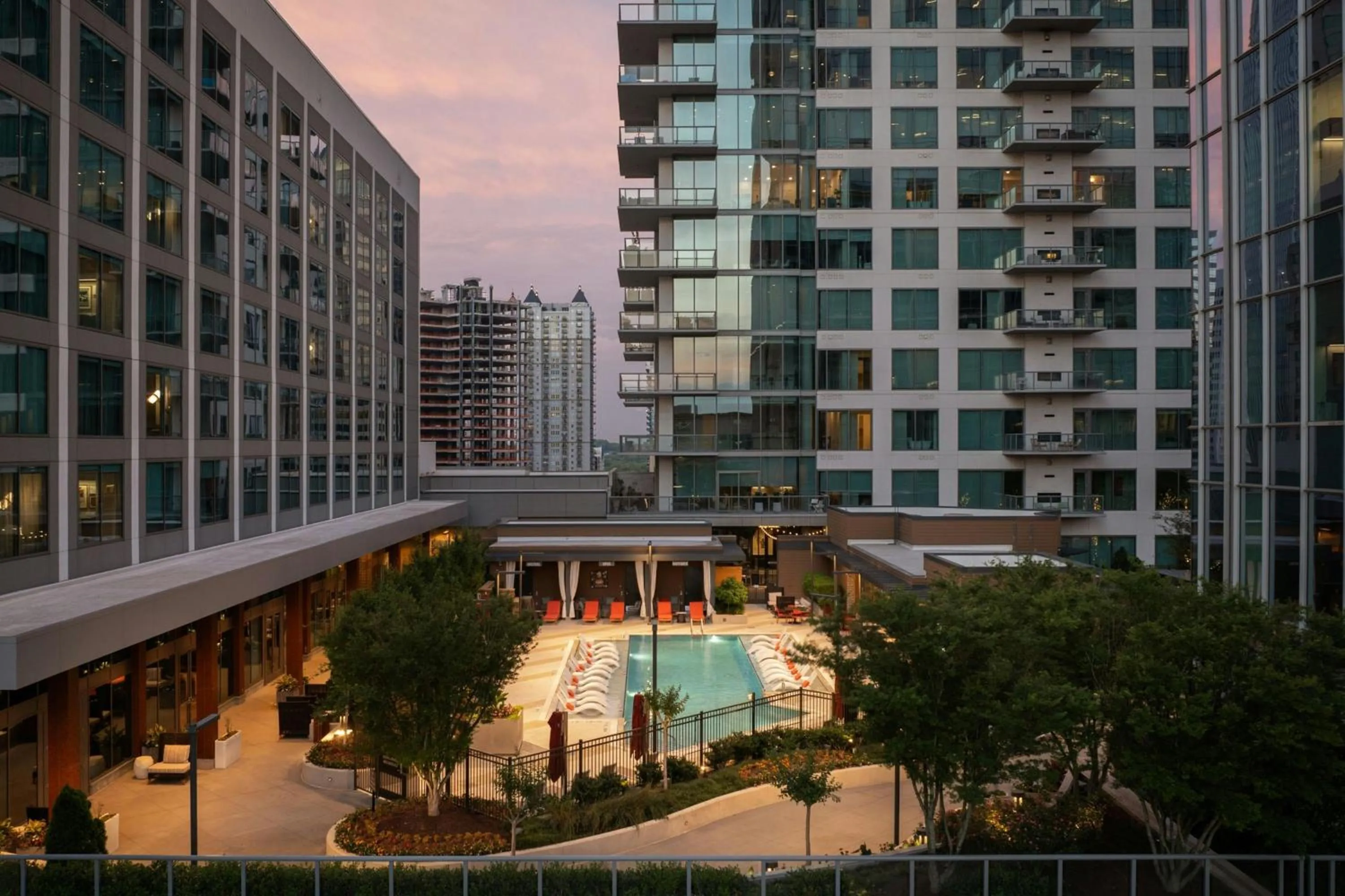 Swimming pool in Epicurean Atlanta, Autograph Collection