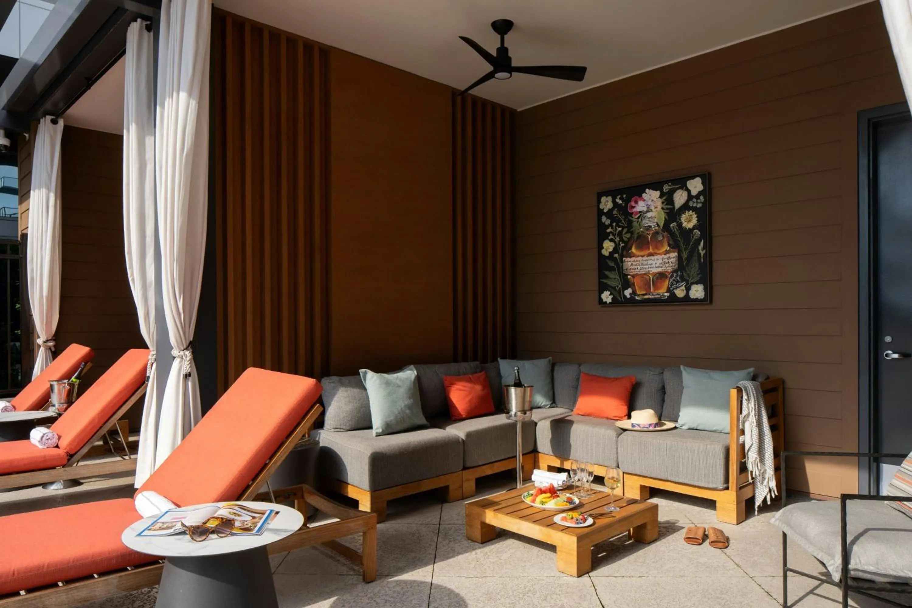 Swimming pool in Epicurean Atlanta, Autograph Collection