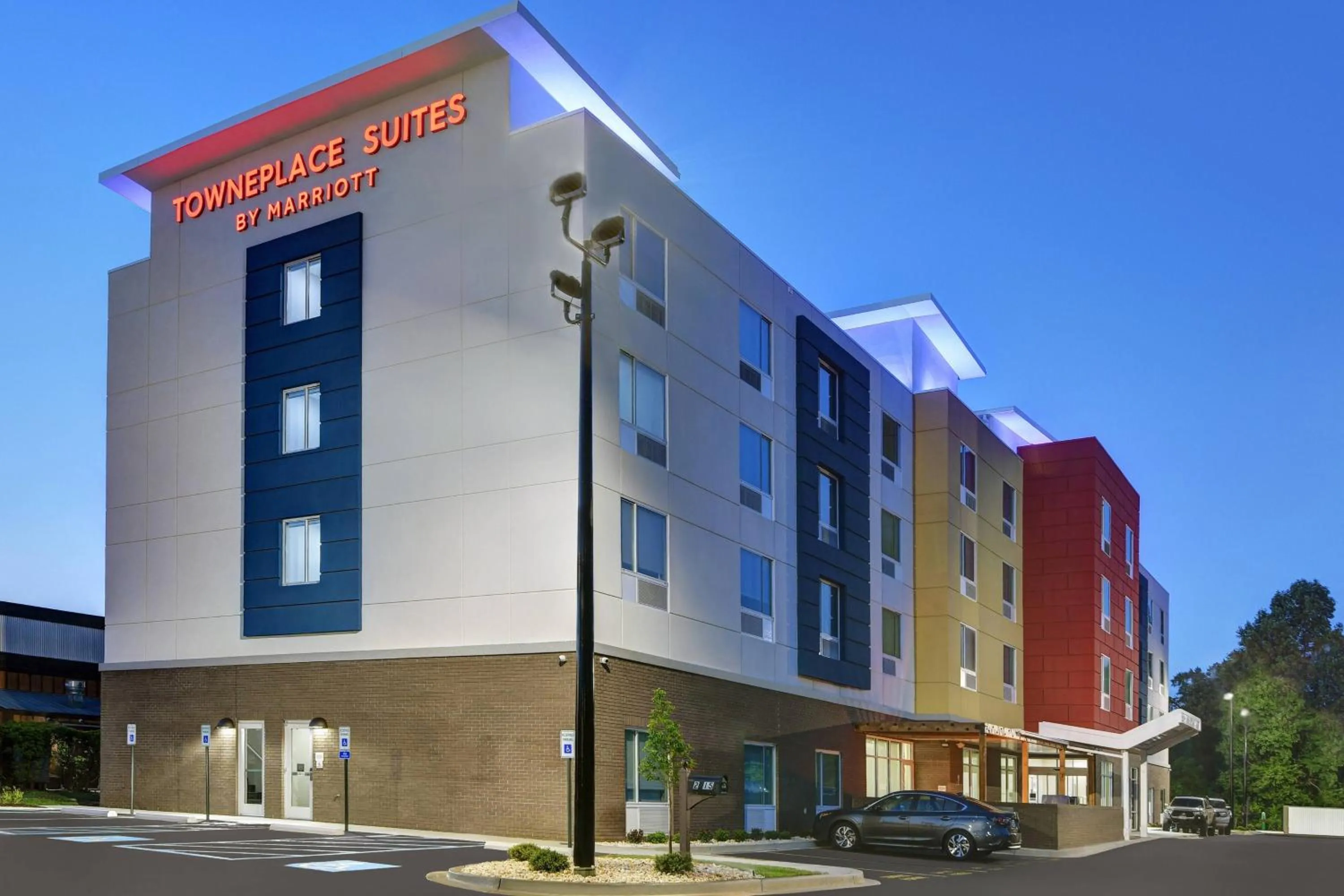 Property building in TownePlace Suites by Marriott Sumter
