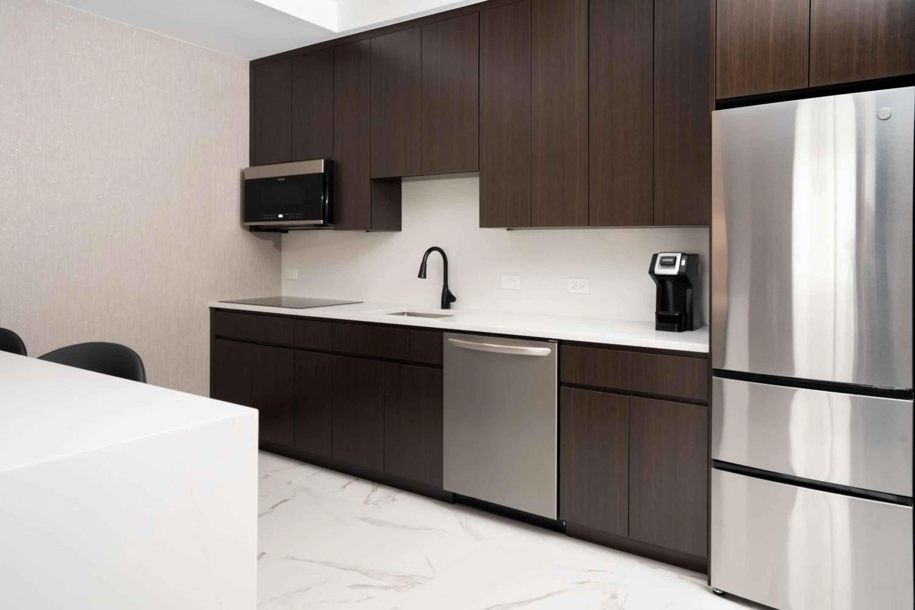 Kitchen or kitchenette in SpringHill Suites by Marriott Chicago Chinatown