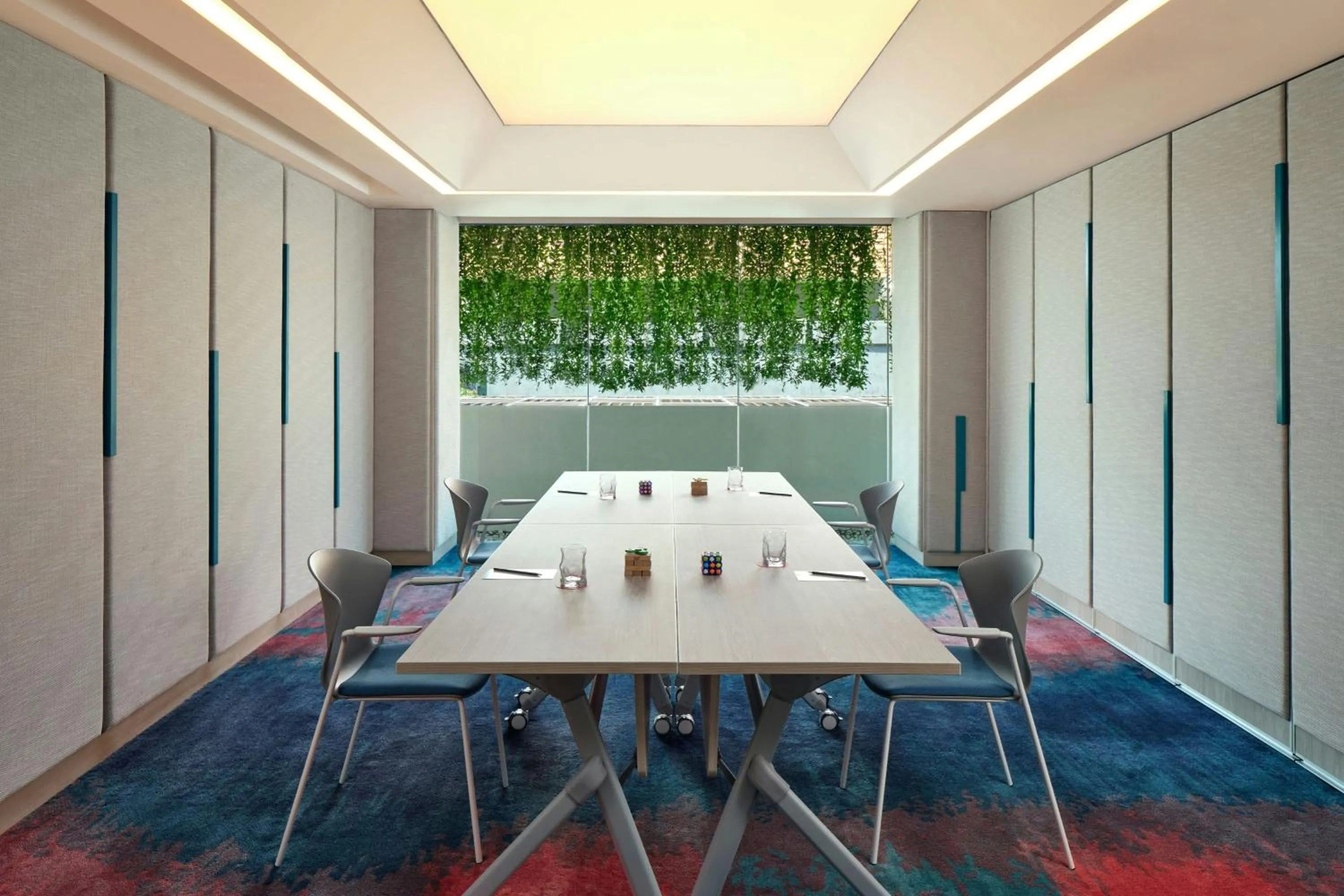 Meeting/conference room in Aloft Bali Kuta at Beachwalk