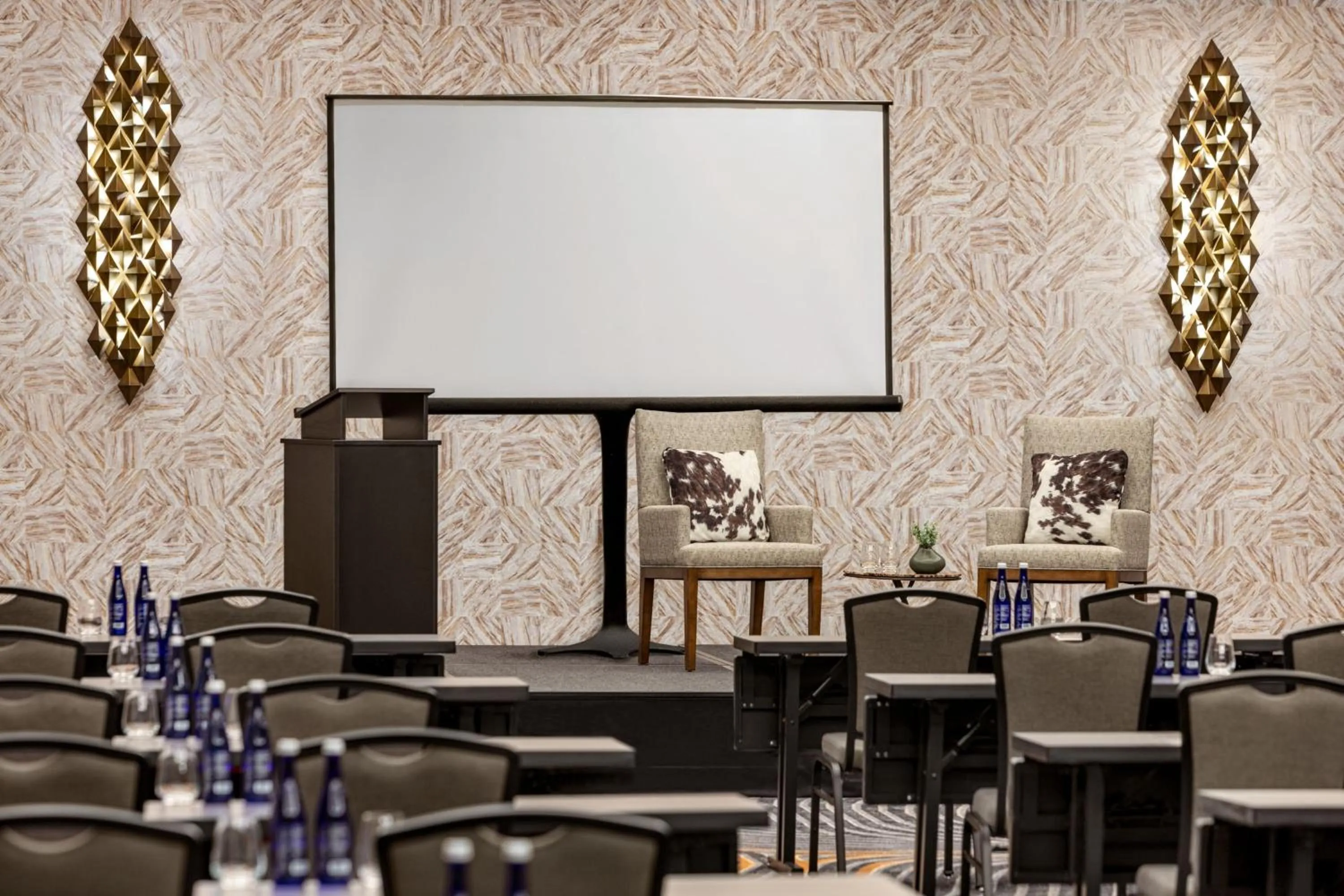 Meeting/conference room in Marriott New York JFK Airport