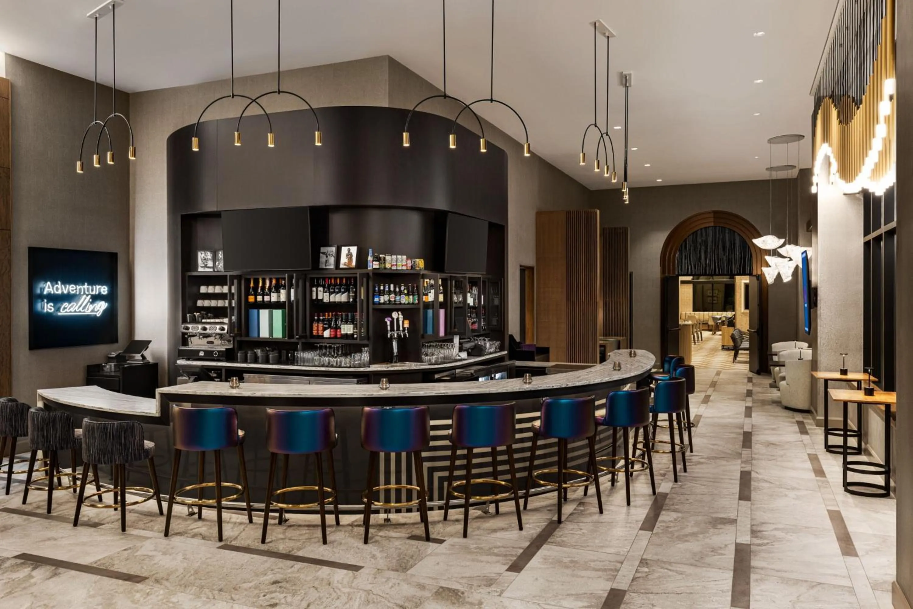 Lounge or bar in Marriott New York JFK Airport
