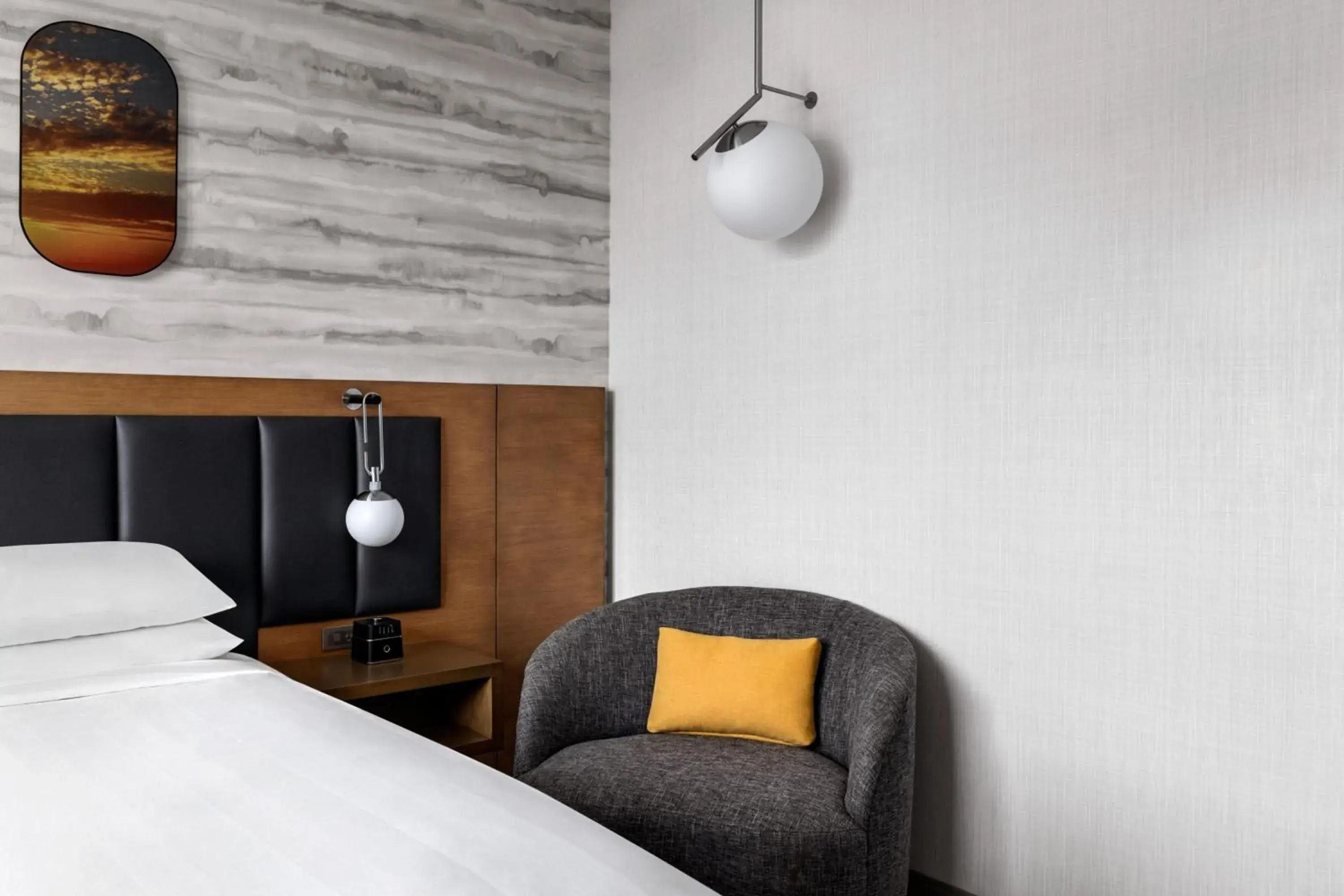 Standard King Room in Marriott New York JFK Airport Standard King Room in Marriott New York JFK Airport