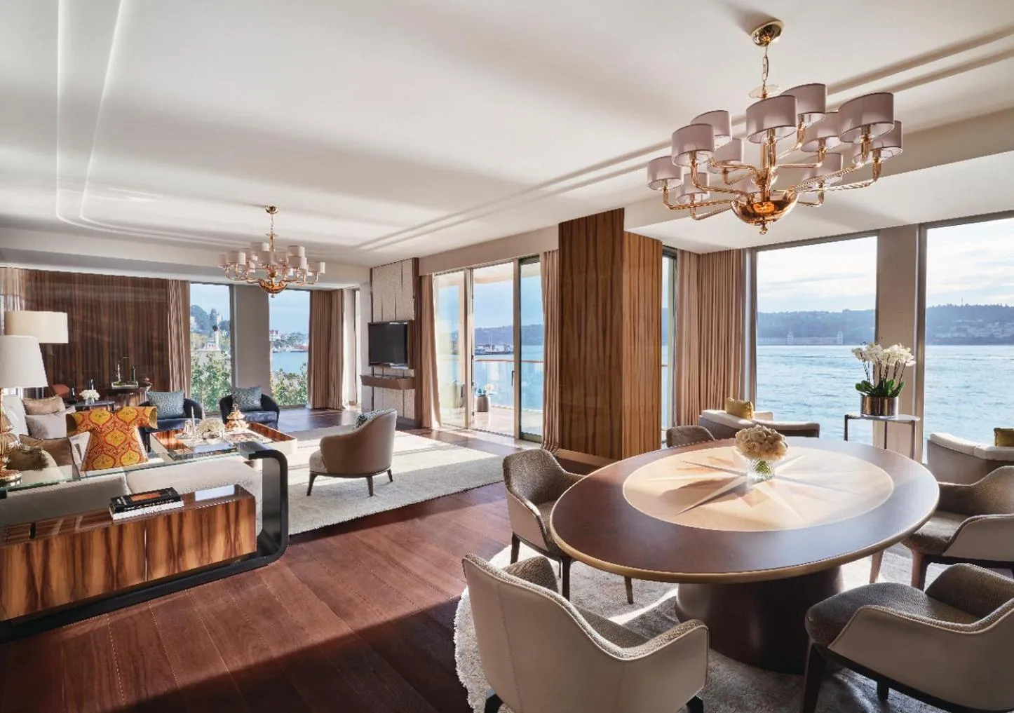 Photo of the whole room in Mandarin Oriental Bosphorus, Istanbul