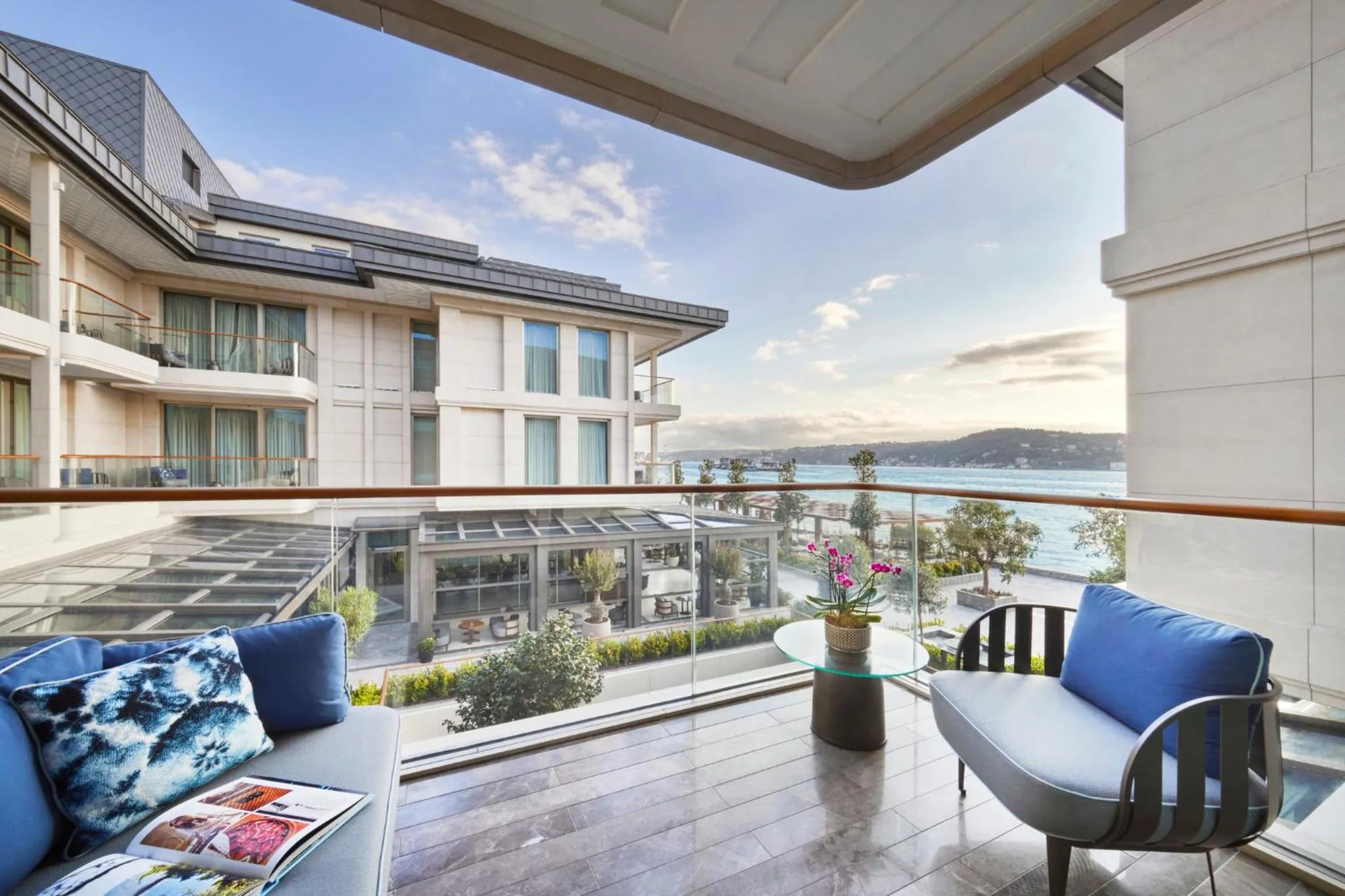 Photo of the whole room in Mandarin Oriental Bosphorus, Istanbul