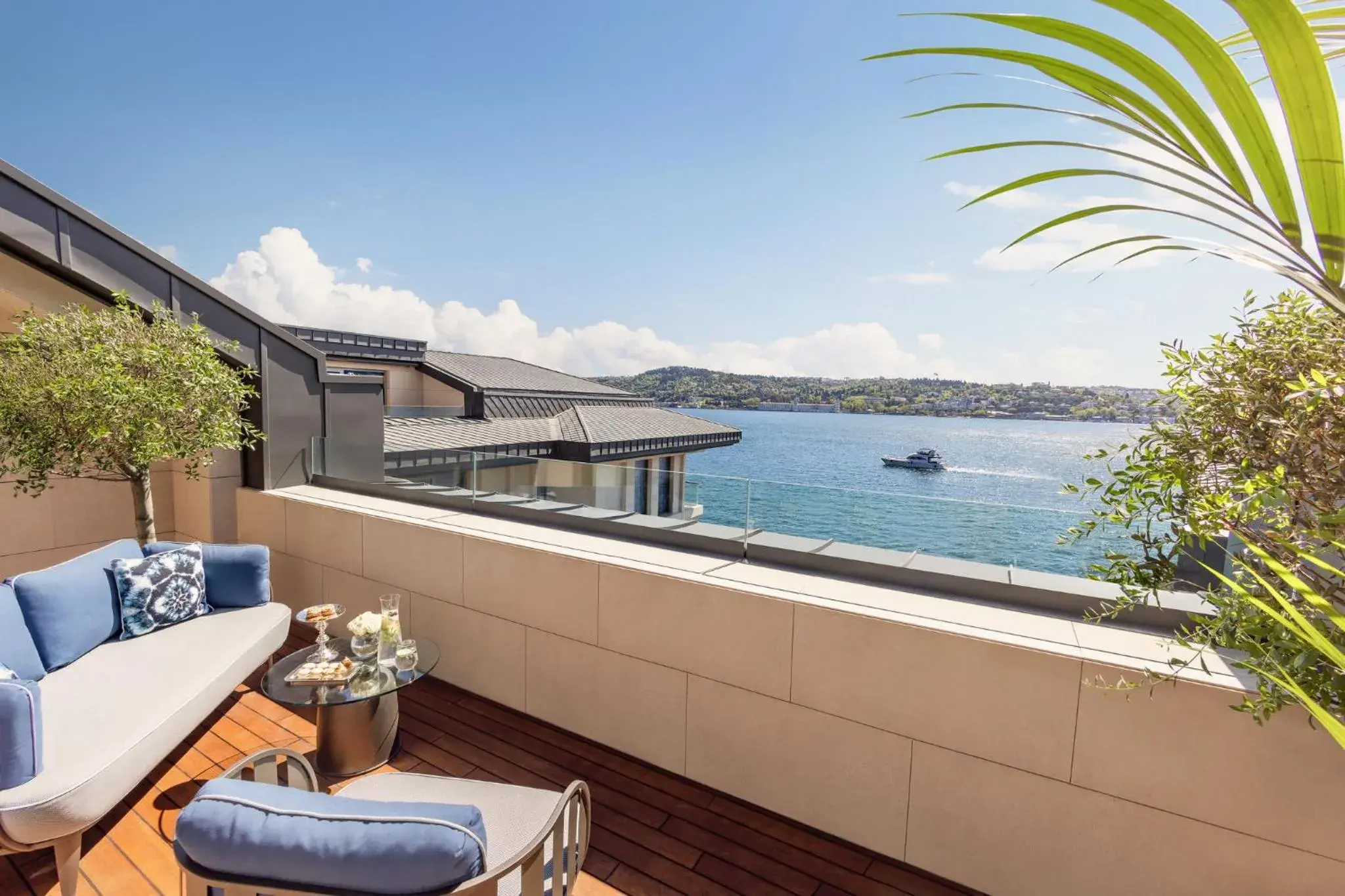 Junior Bosphorus Suite in Mandarin Oriental Bosphorus, Istanbul Junior Bosphorus Suite in Mandarin Oriental Bosphorus, Istanbul