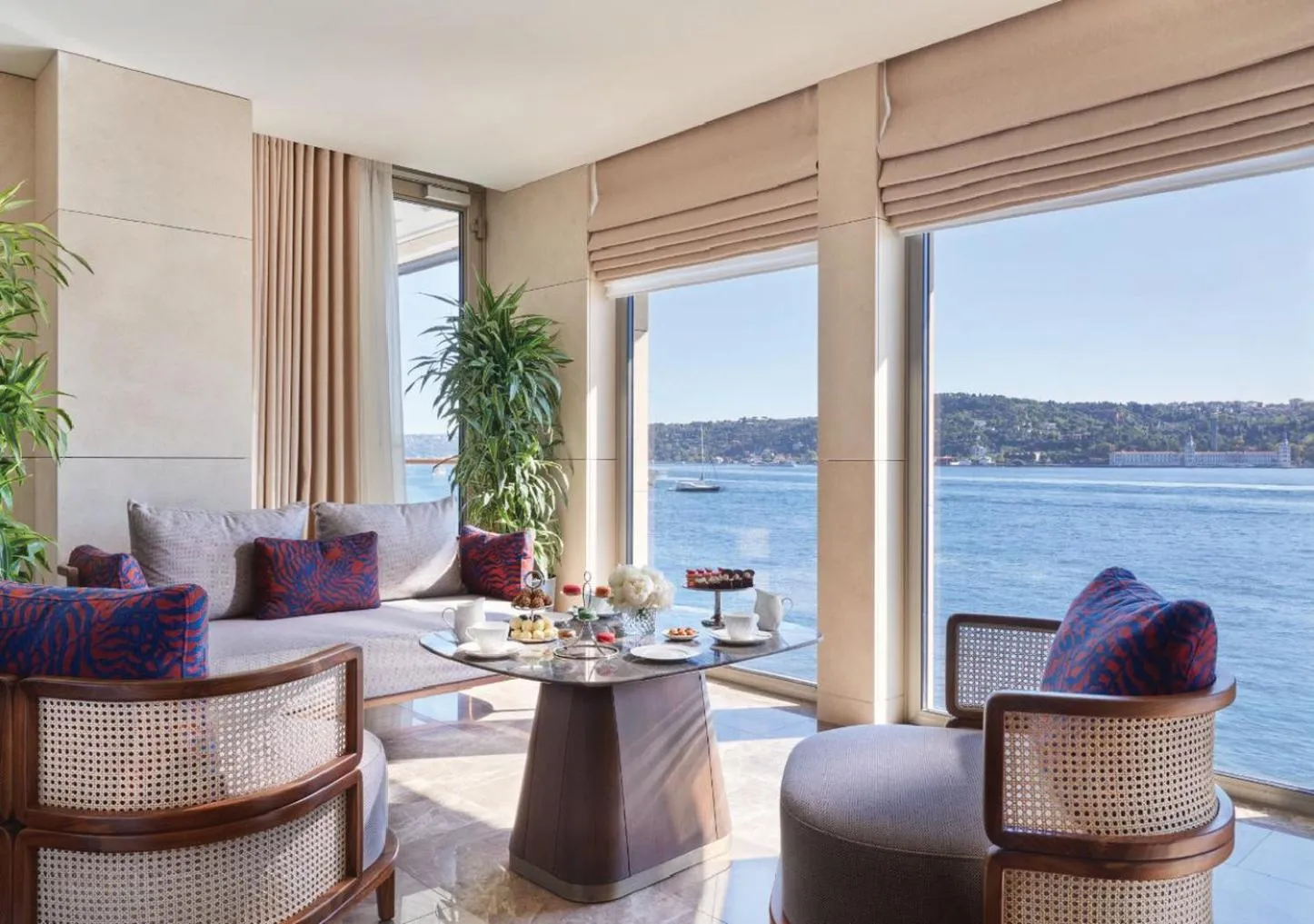 Photo of the whole room in Mandarin Oriental Bosphorus, Istanbul