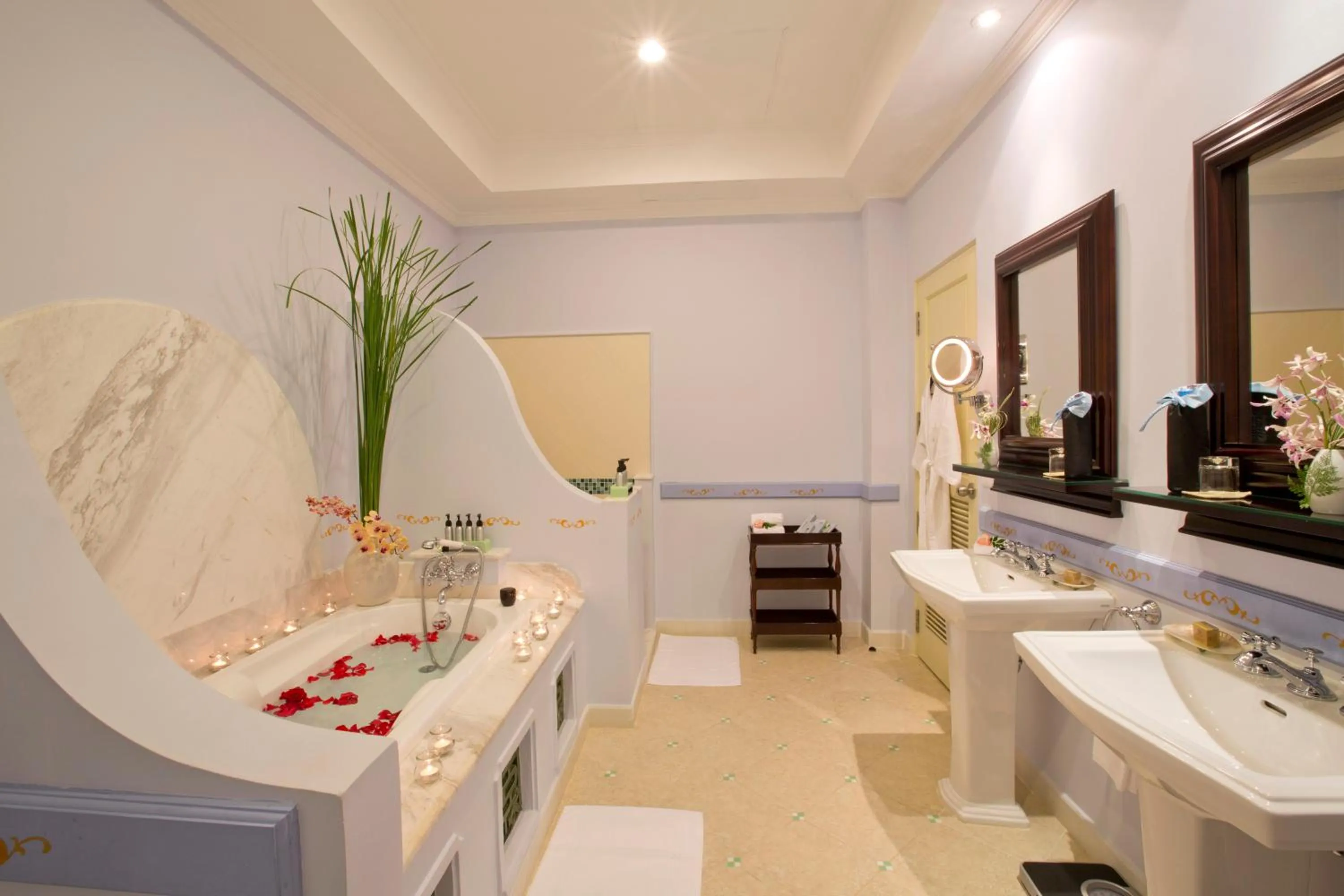 Bathroom in La Veranda Resort Phu Quoc - MGallery