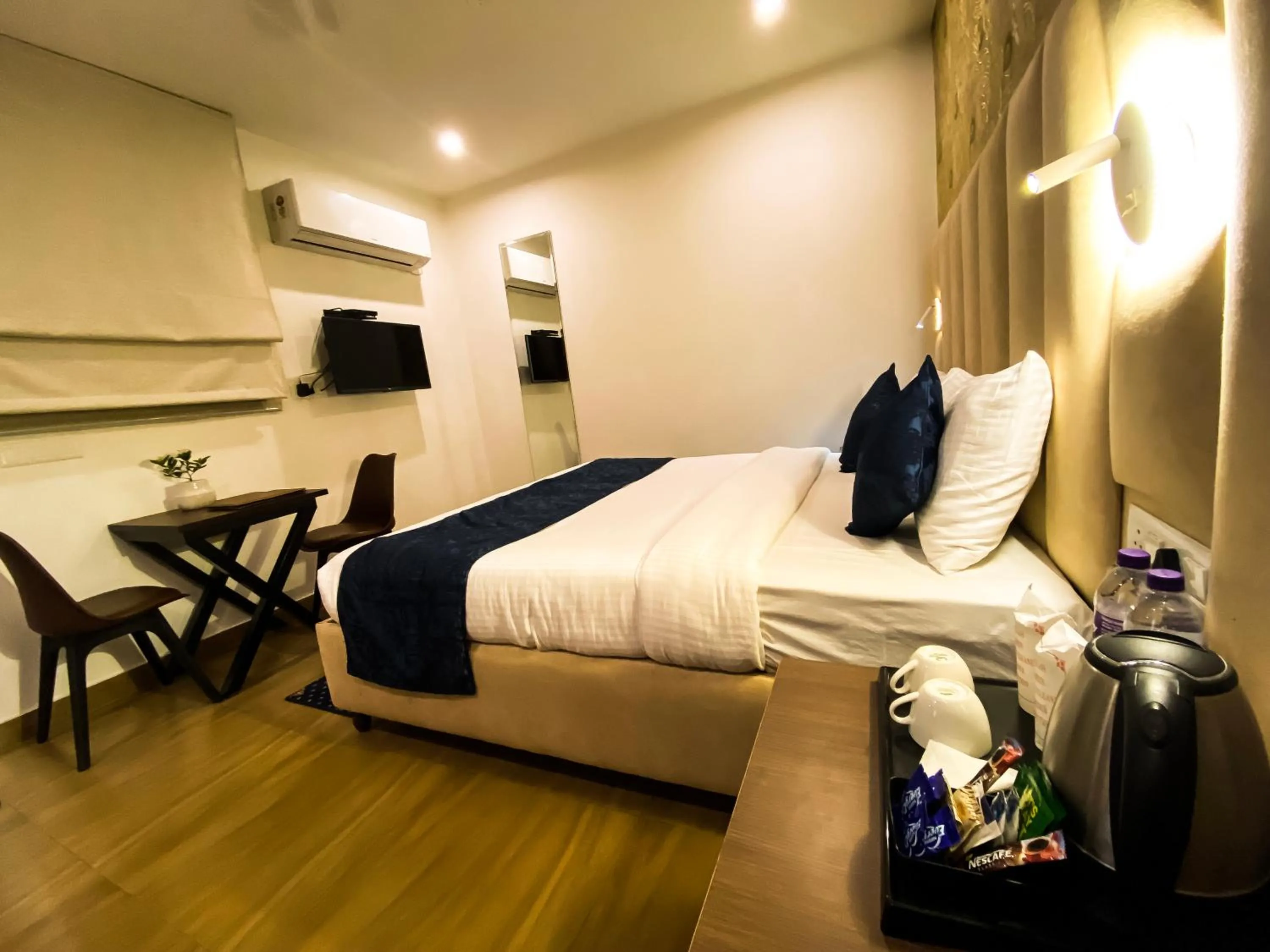 Bedroom, Bed in Sky Suites Huda City Center