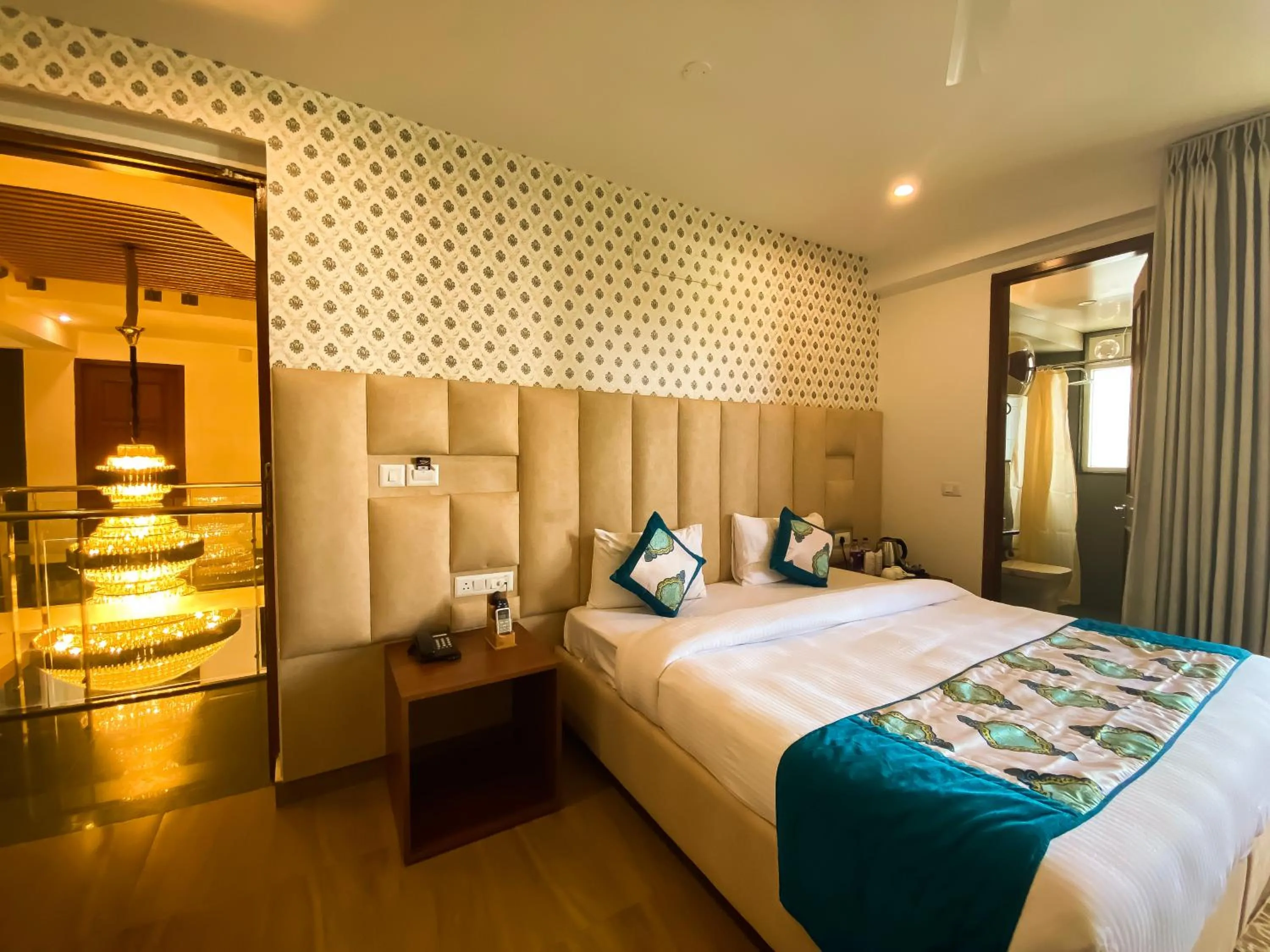 Bed in Sky Suites Huda City Center