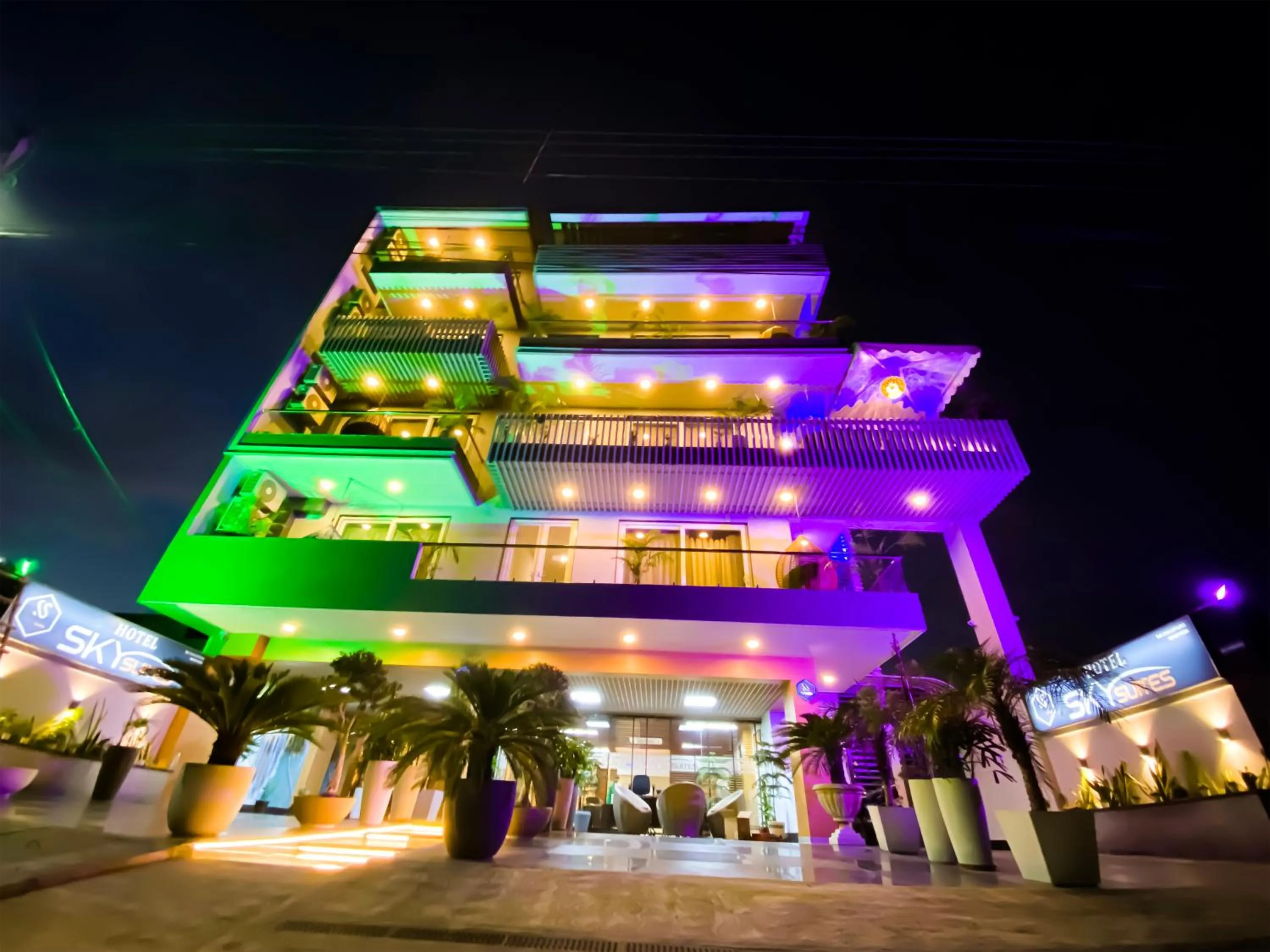 Facade/entrance in Sky Suites Huda City Center