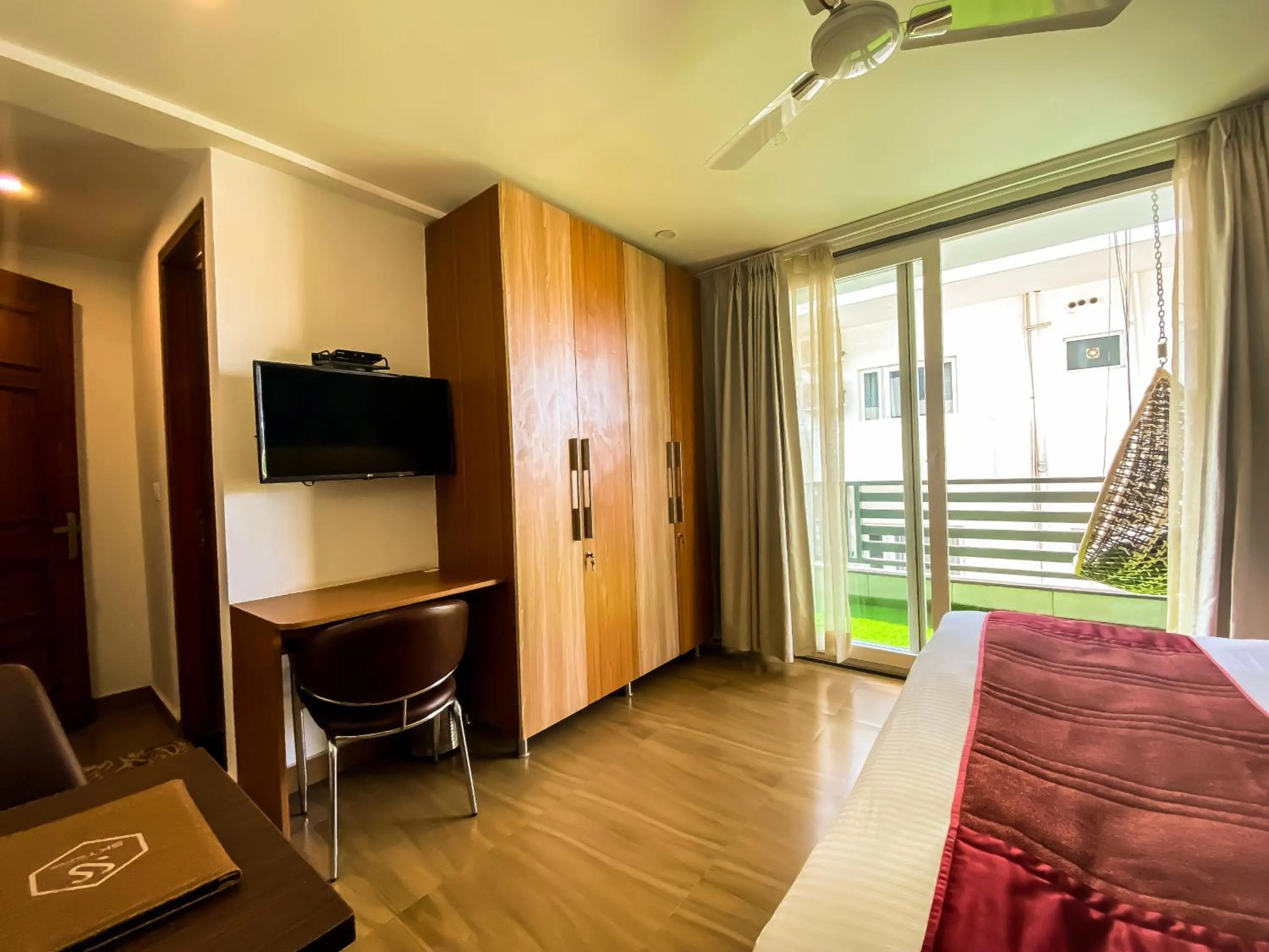 Bedroom, Bed in Sky Suites Huda City Center