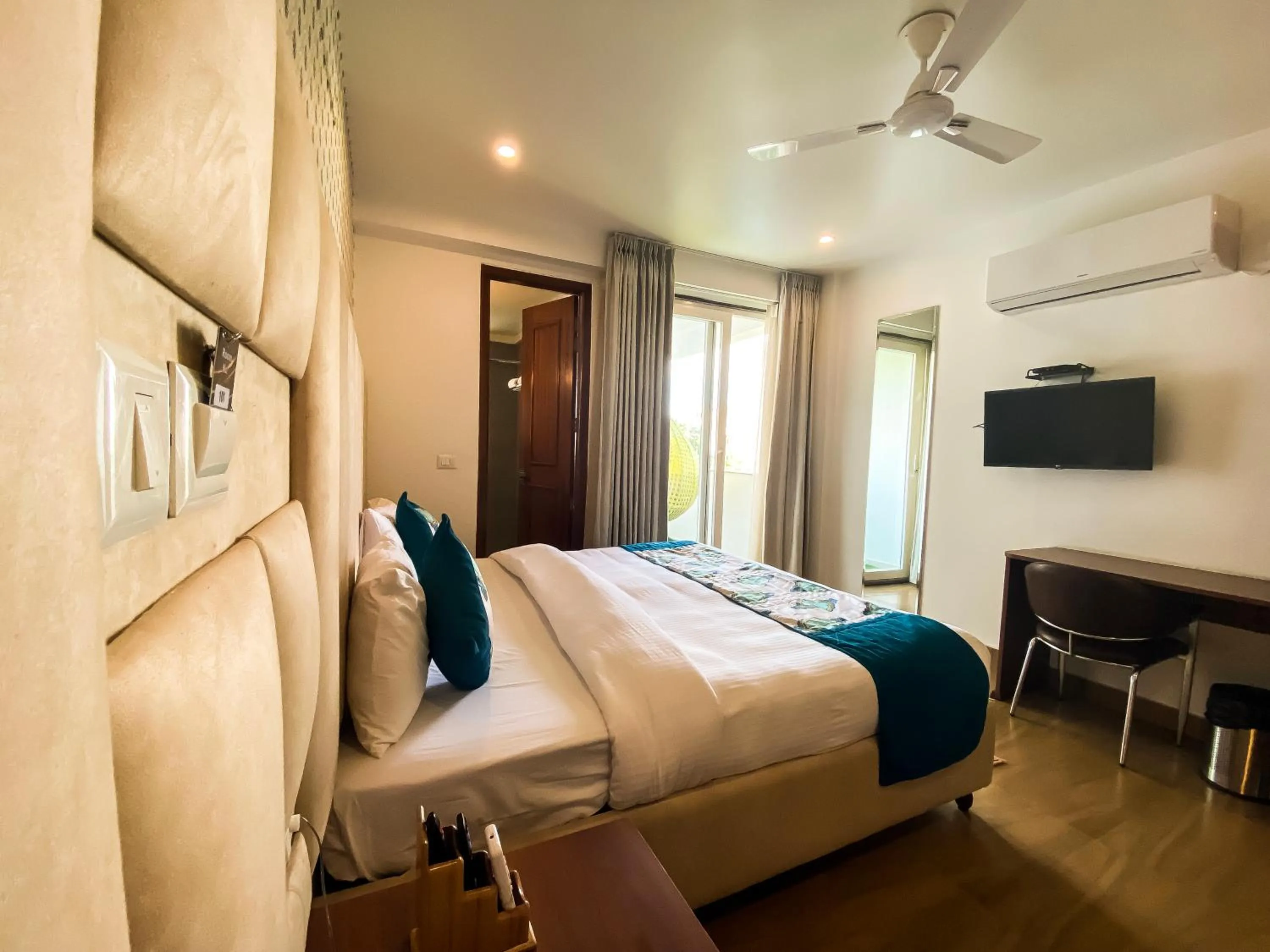 Photo of the whole room, Bed in Sky Suites Huda City Center