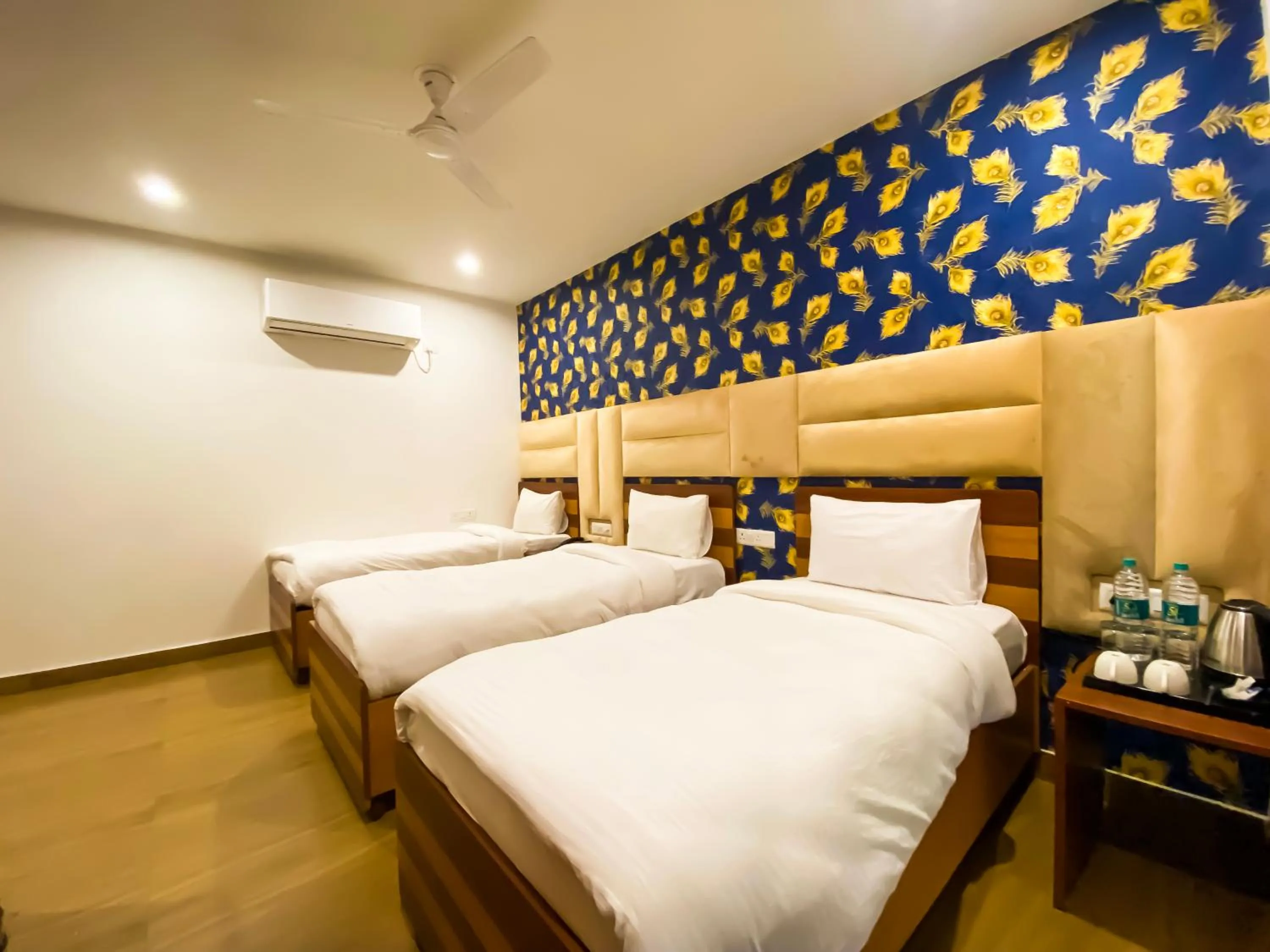 Bed in Sky Suites Huda City Center