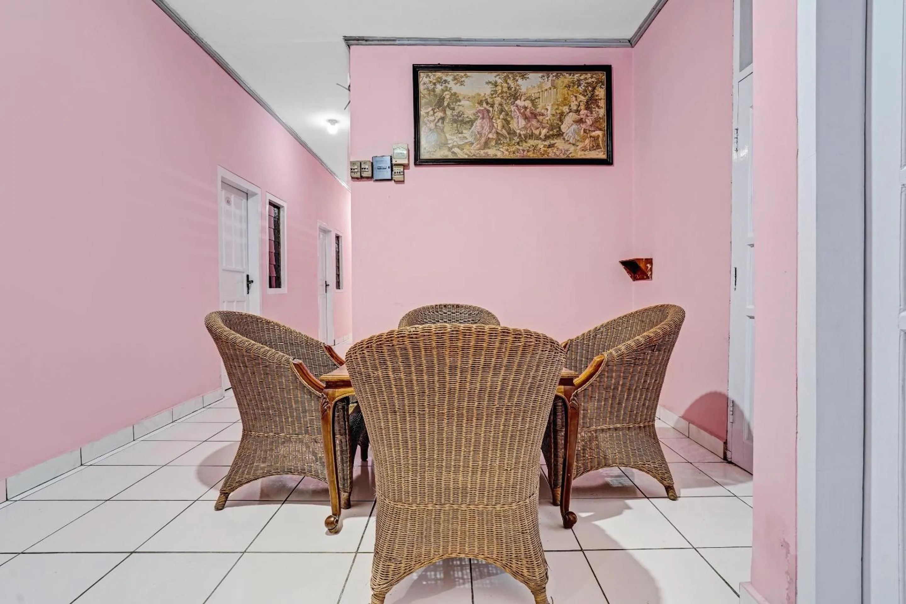 Lobby or reception in OYO 90289 Lestari Syariah Homestay