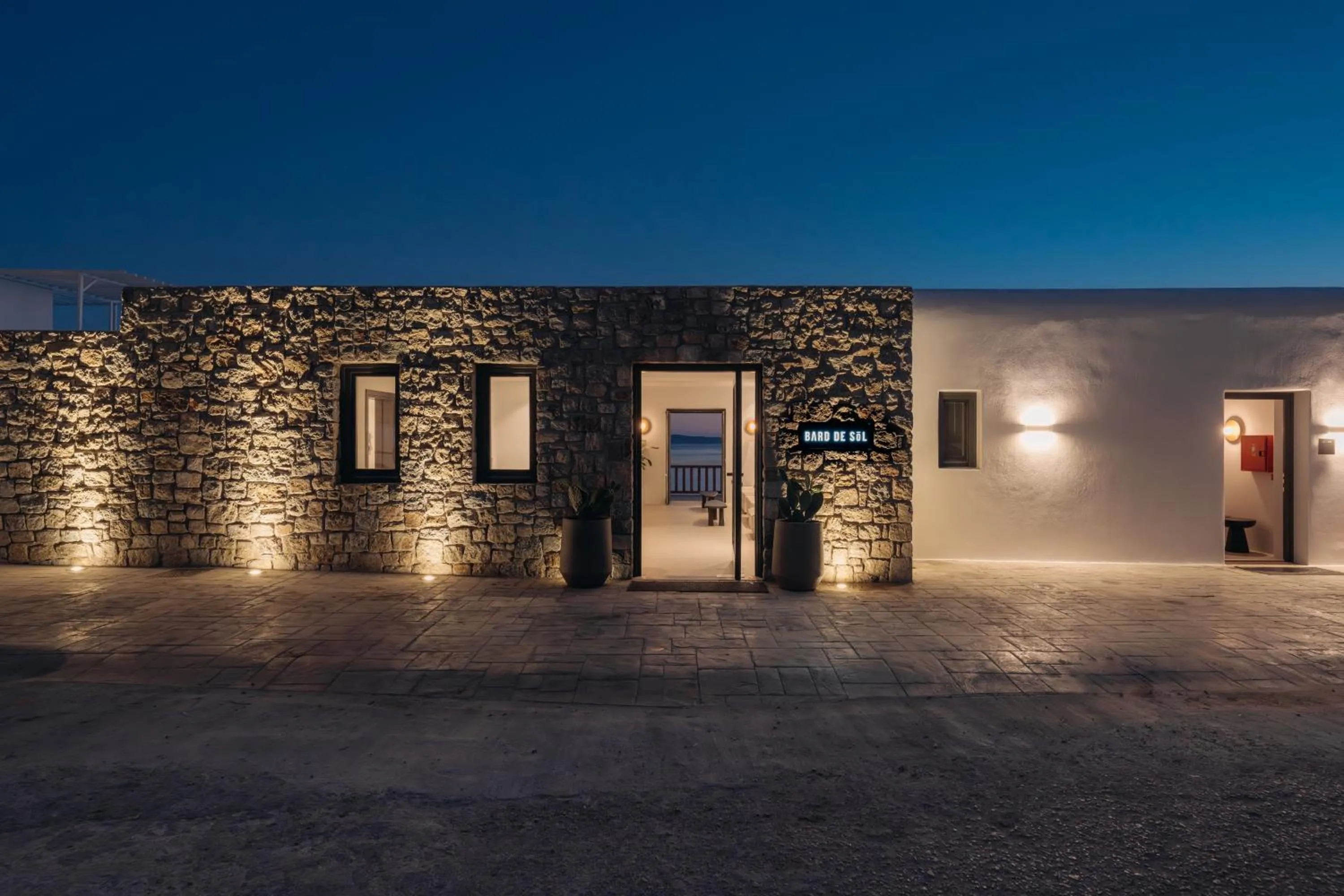 Facade/entrance in Bard De Sol